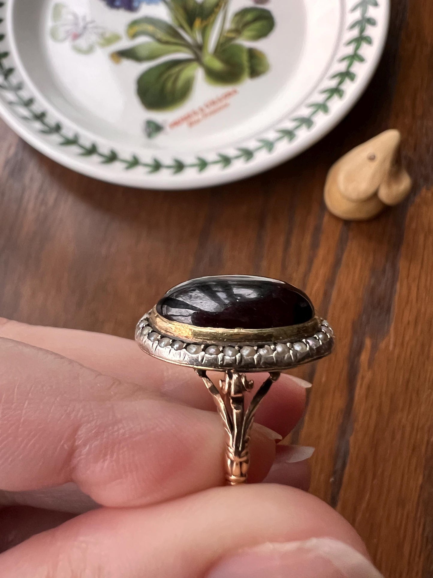 XL GARNET Antique Pearl Halo Ring Antique 18k Gold Floral Ring Butt Glossy Crimson Glowing Stacker Romantic Gift Unique Victorian Cabochon