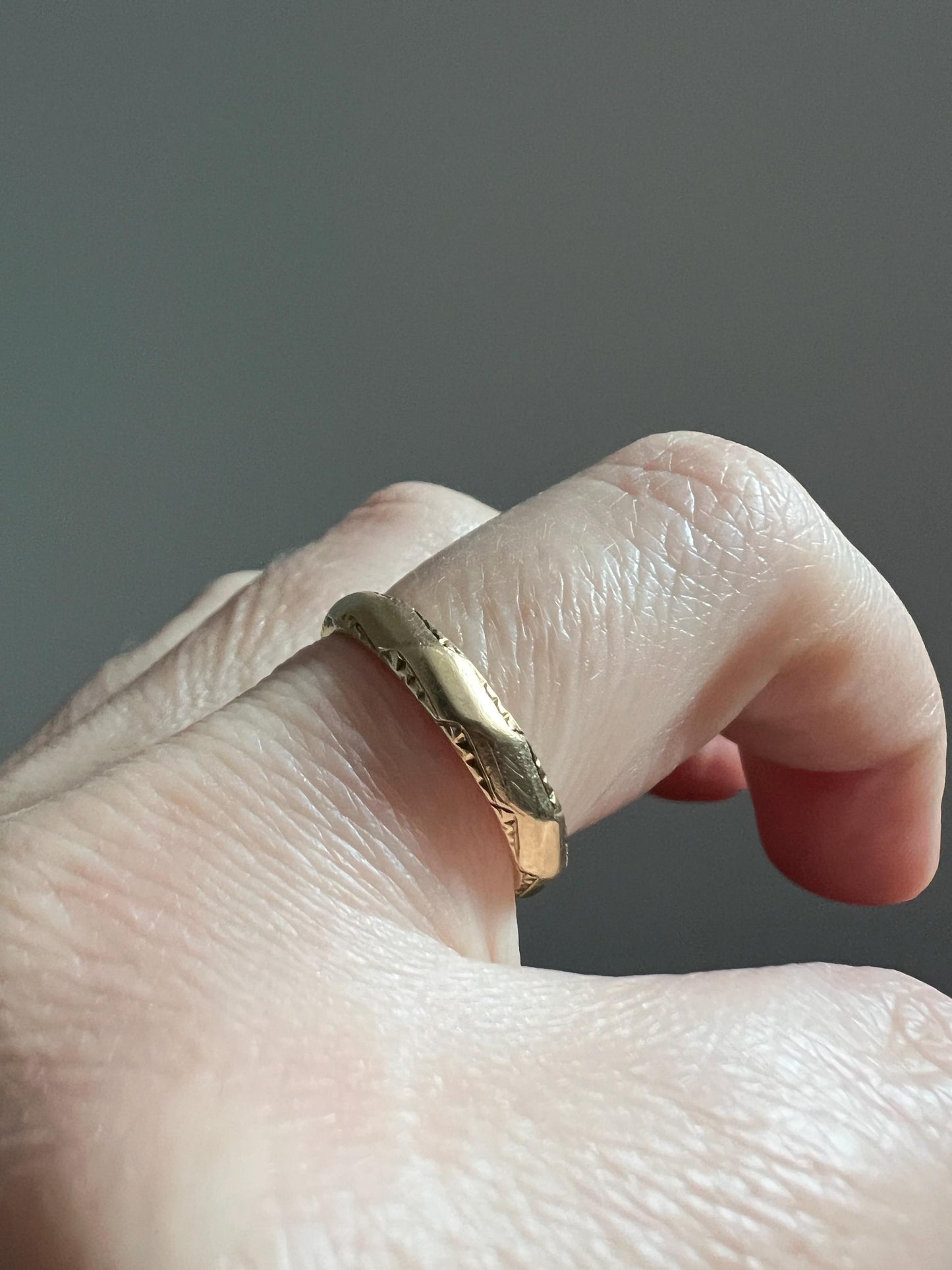 Faceted Shimmering 14k Gold Sz 6.25 Wedding Band Engraved Antique Vintage Rich Warm Patina Romantic Gift Stacker Something Old Texture