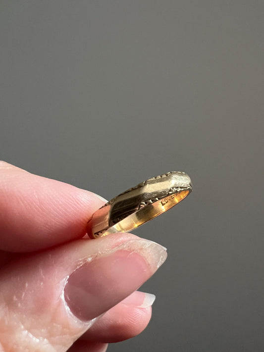 Faceted Shimmering 14k Gold Sz 6.25 Wedding Band Engraved Antique Vintage Rich Warm Patina Romantic Gift Stacker Something Old Texture