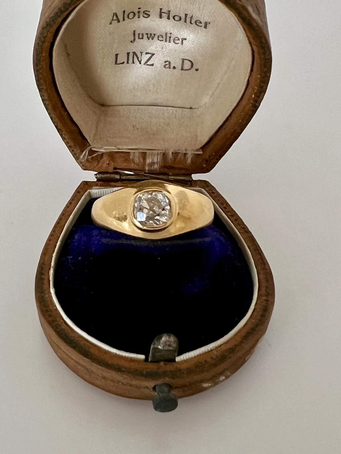 Chunky 1 Carat Antique Old Mine Cut DIAMOND Ring French 6.6g 18k Gold Gypsy Band Solitaire Gift Stacker Chunky Unisex Man or