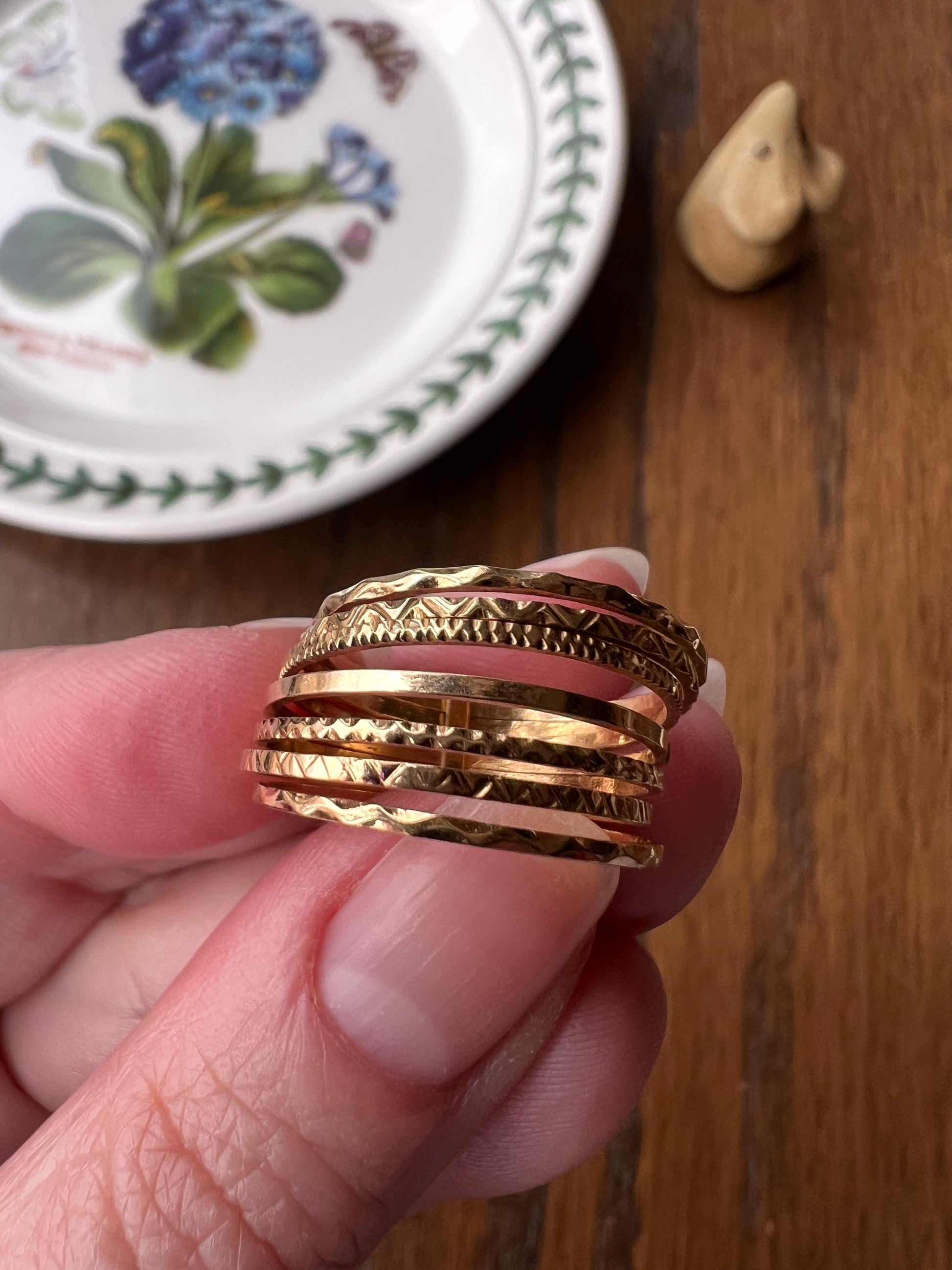 Semainier RING 18k GOLD 7 Textured Skinny Bands = 1 Wide Band Warm Yellow Stacker Romantic Gift Love Seven Days of Week Wavy Zigzag Vintage