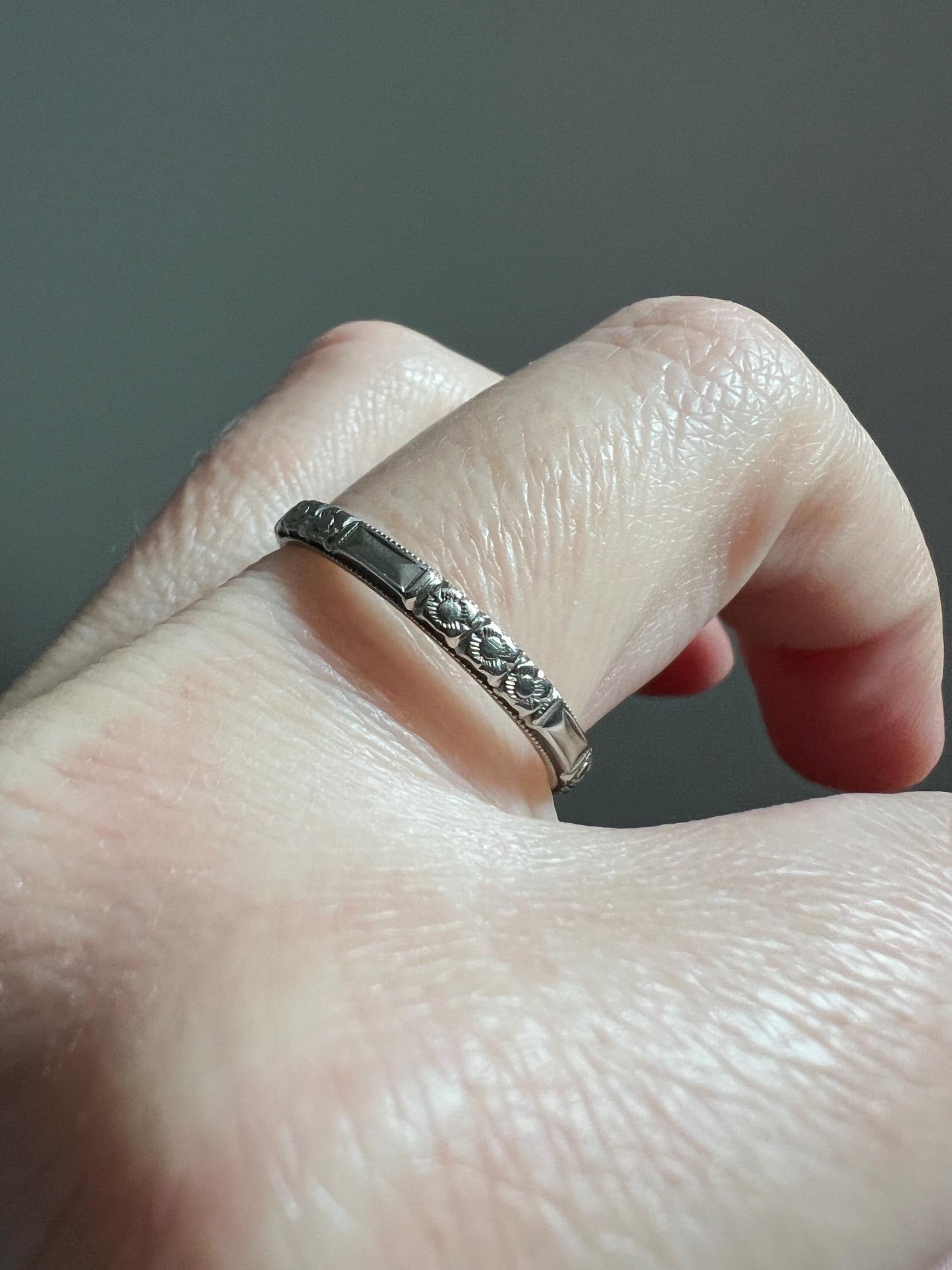 Sunflower? Orange Blossom 18k White Gold Floral Embossed Antique Sz 8.25 Wedding Band Forget Me Not Ring Skinny Floral Eternity Gift Stack