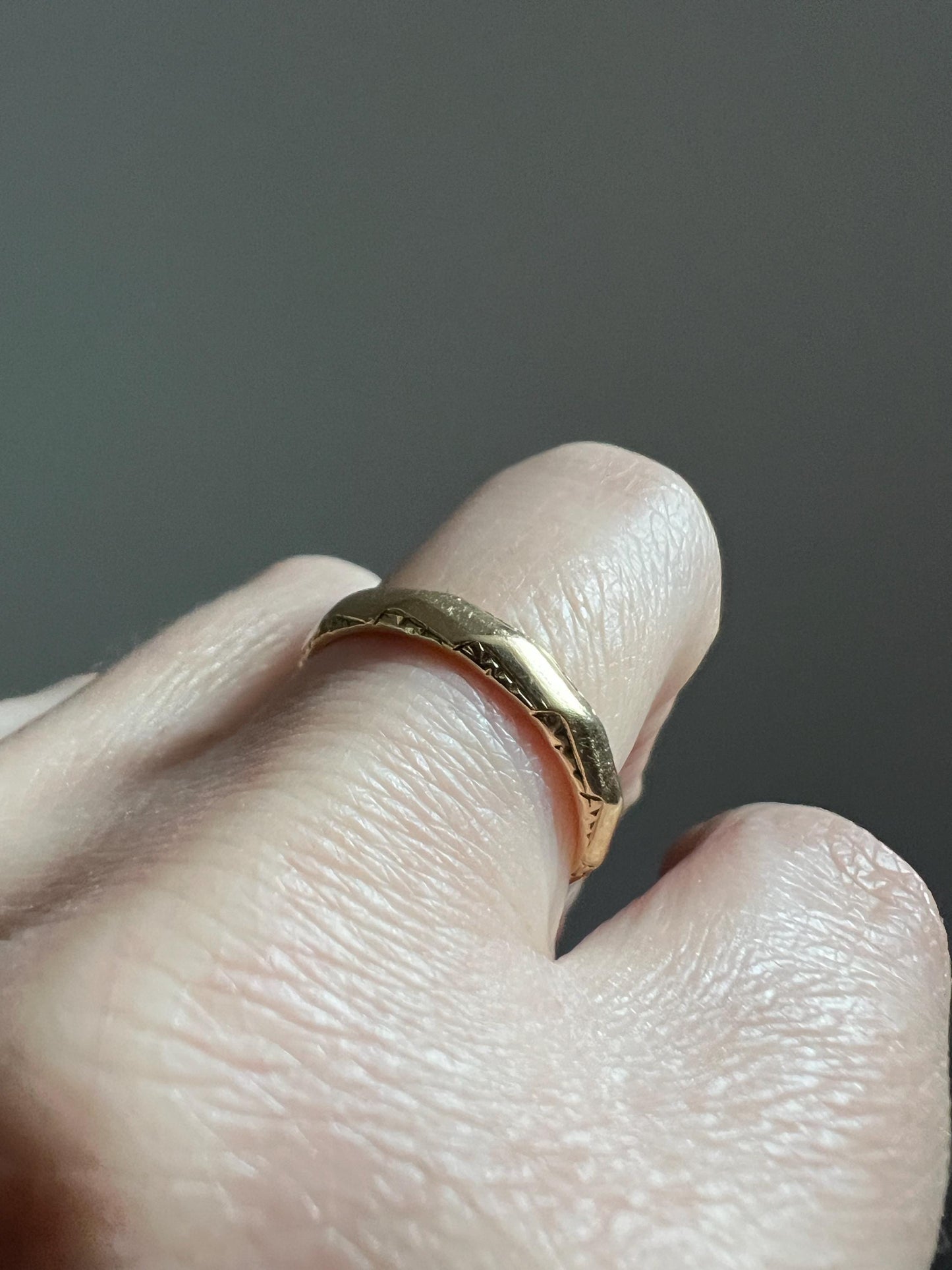 Faceted Shimmering 14k Gold Sz 6.25 Wedding Band Engraved Antique Vintage Rich Warm Patina Romantic Gift Stacker Something Old Texture
