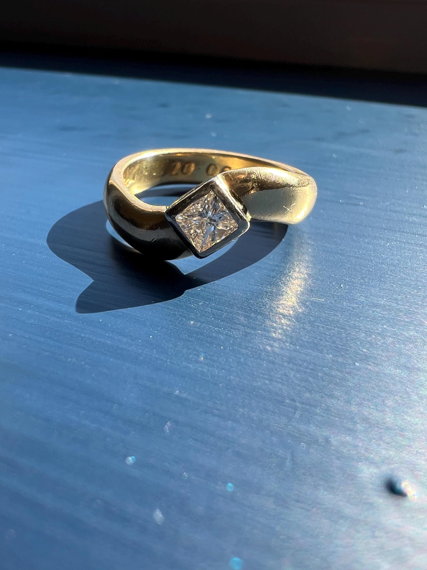 Vintage PRINCESS Cut Diamond Eye Clean 18k Gold Heavy Swirl Bezel Set Stacker Band Chunky Wedding Crossover Ring Comfort Square Gift Dated