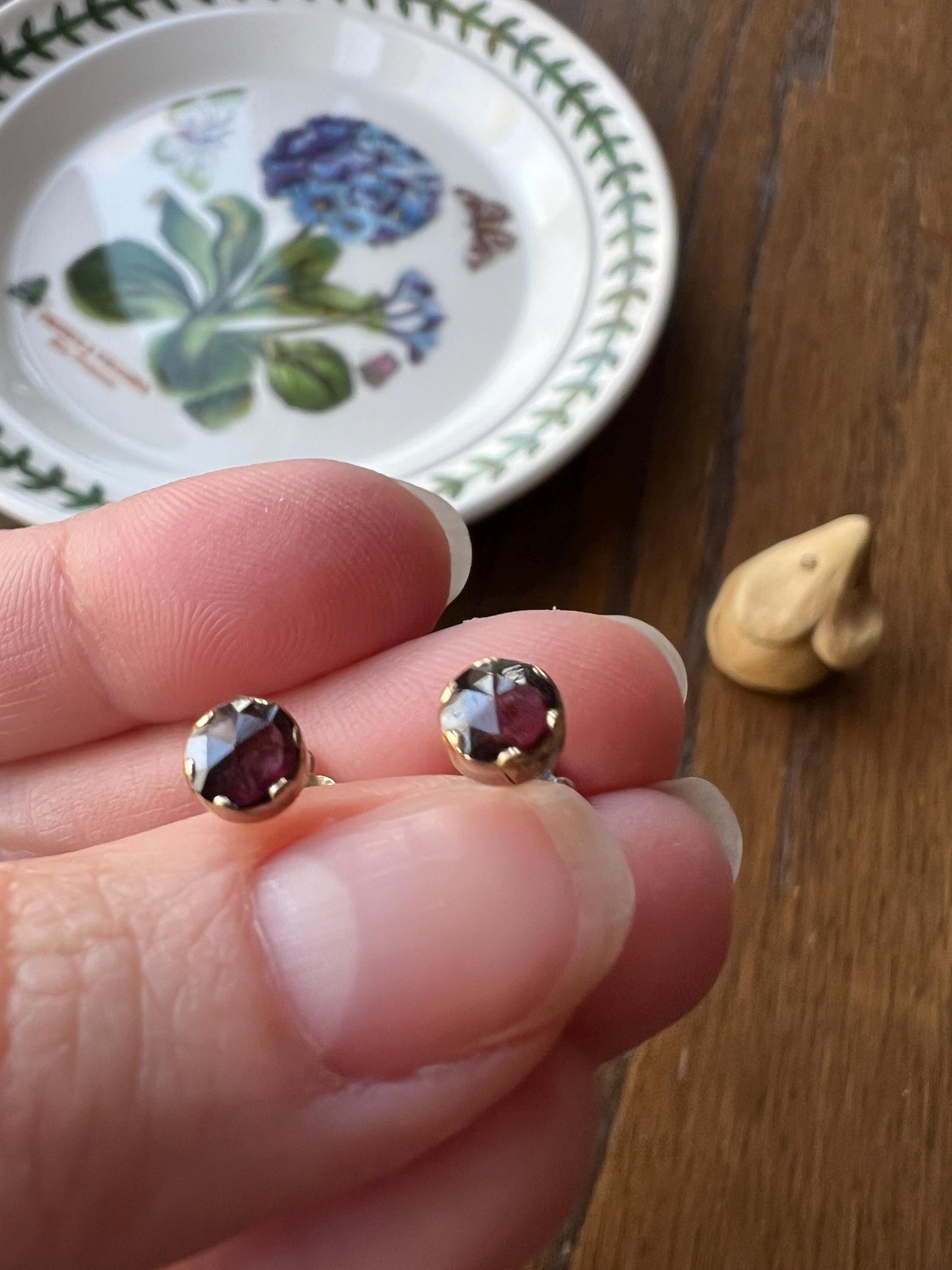 Perpignan GARNET Antique STUD Earrings French 18k GOLD Rose Cut Stud Collet Set Screw Back Victorian Hallmark Bridal Gift Pinkish Purple Red