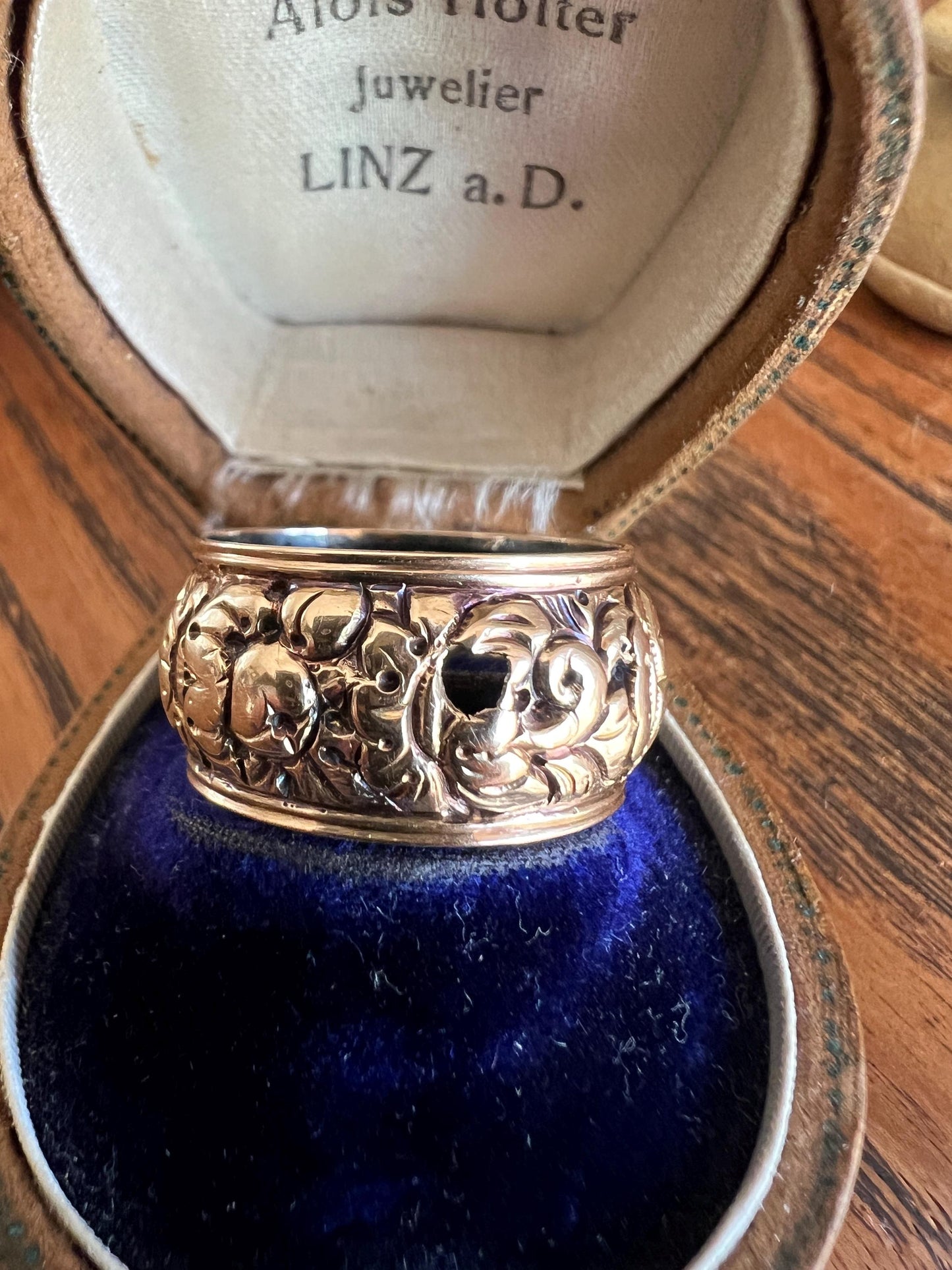 XL Antique FLORAL Embossed French Georgian Victorian Era Eternity Band 11mm Wide Ring 18k Gold Wedding Stacker Romantic Gift Flower Domed