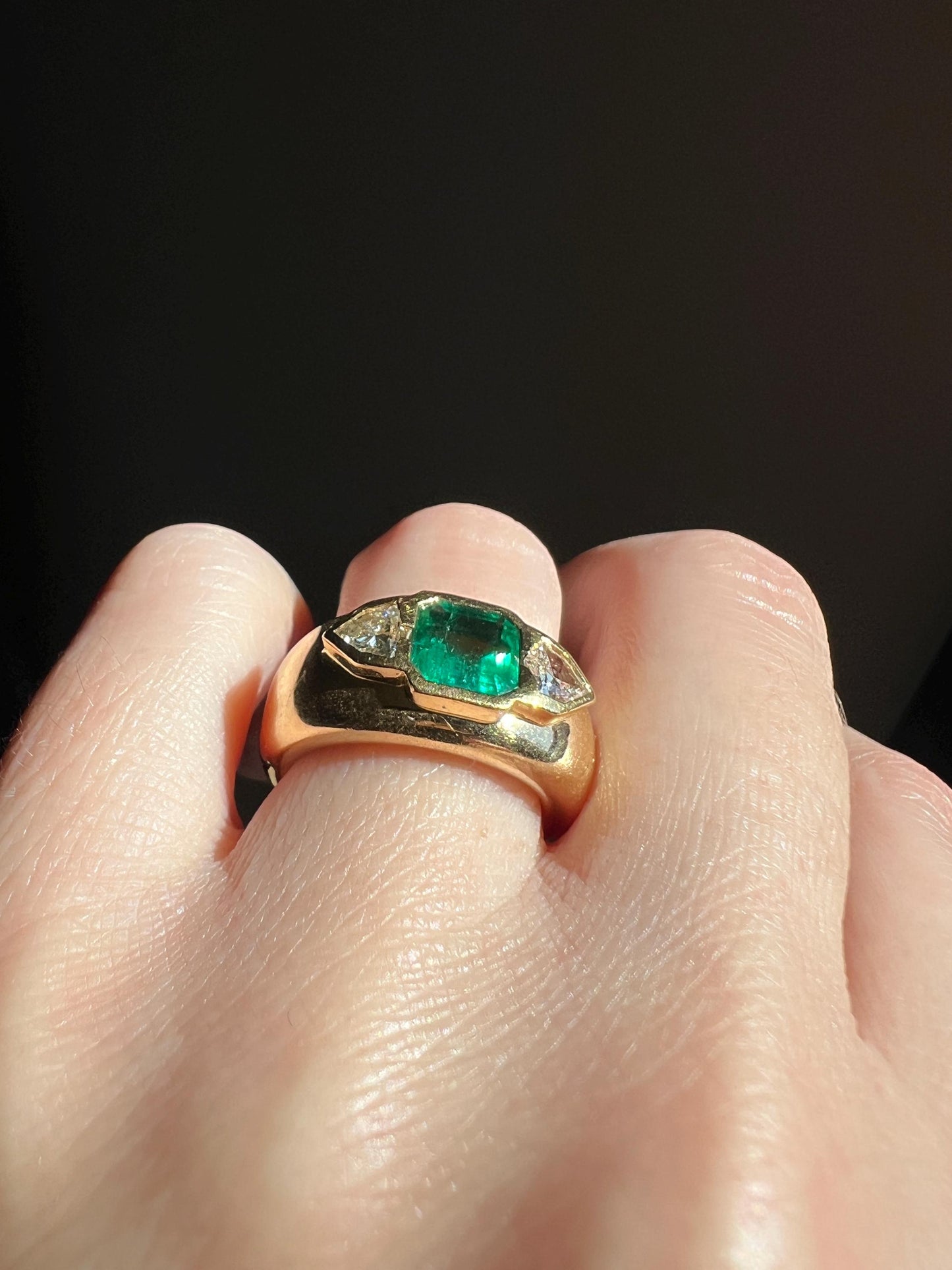 HEXAGON SHIELD Diamond Green EMERALD Chunky Vintage Three Stone Gypsy Ring French 18k Gold Wide Band Natural Geometric Unique Trillion Heavy