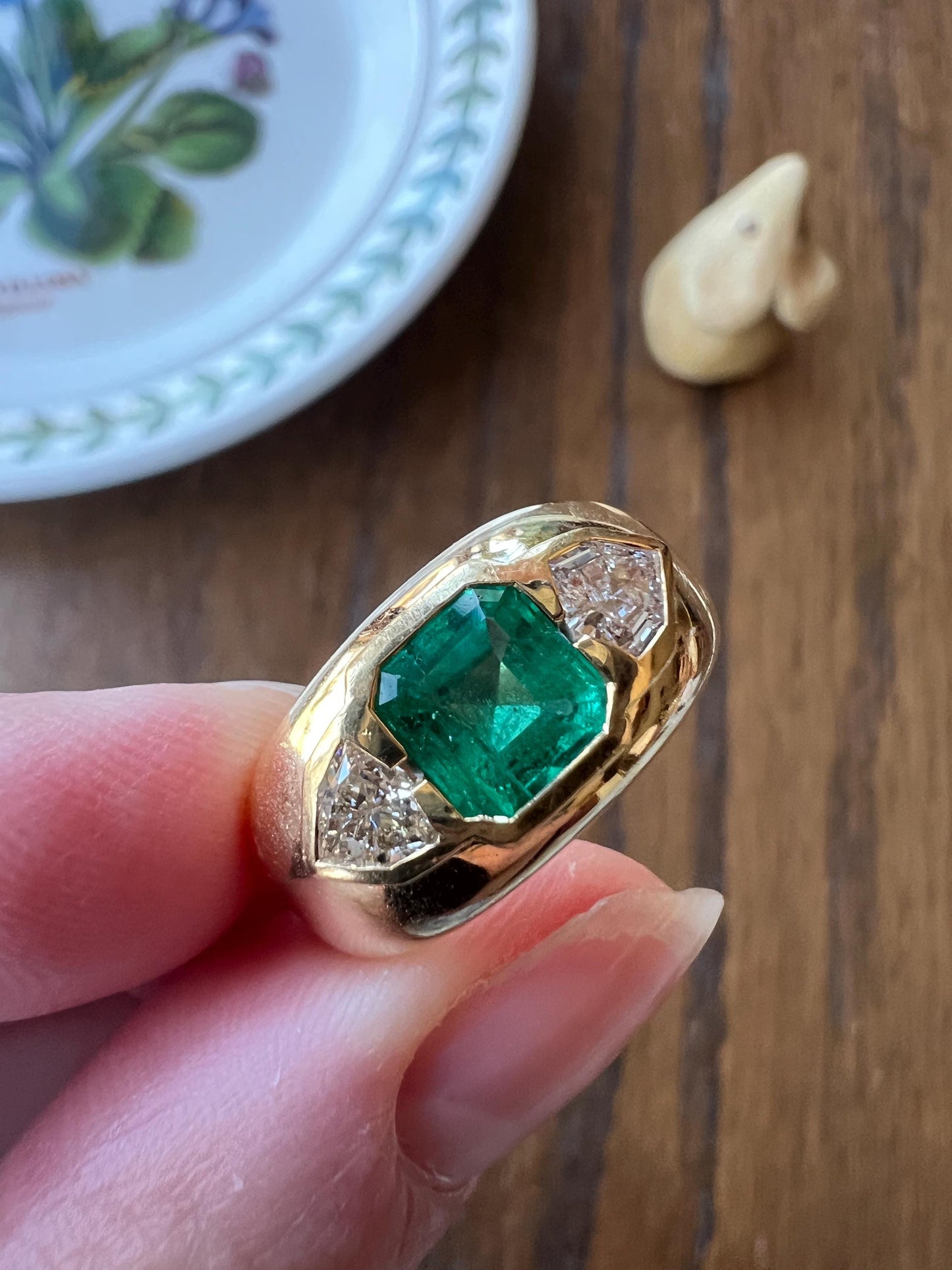 HEXAGON SHIELD Diamond Green EMERALD Chunky Vintage Three Stone Gypsy Ring French 18k Gold Wide Band Natural Geometric Unique Trillion Heavy