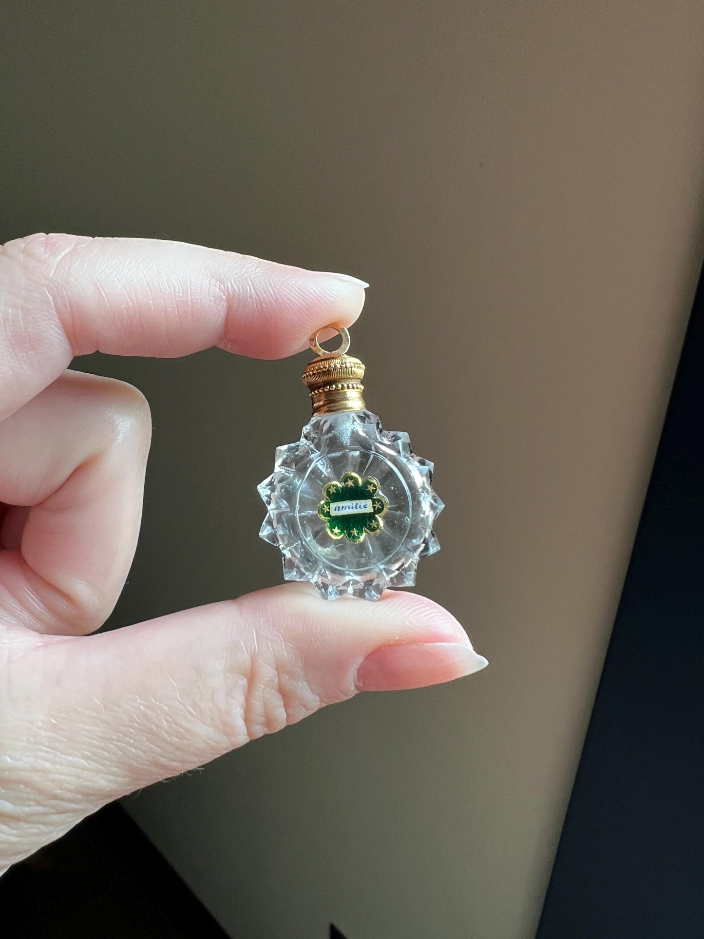 AMITIE Friendship Antique GEORGIAN Era 18k Gold Glass Perfume PENDANT French Chatelaine Vinaigrette Scent Bottle Green Ornate Shaker Locket