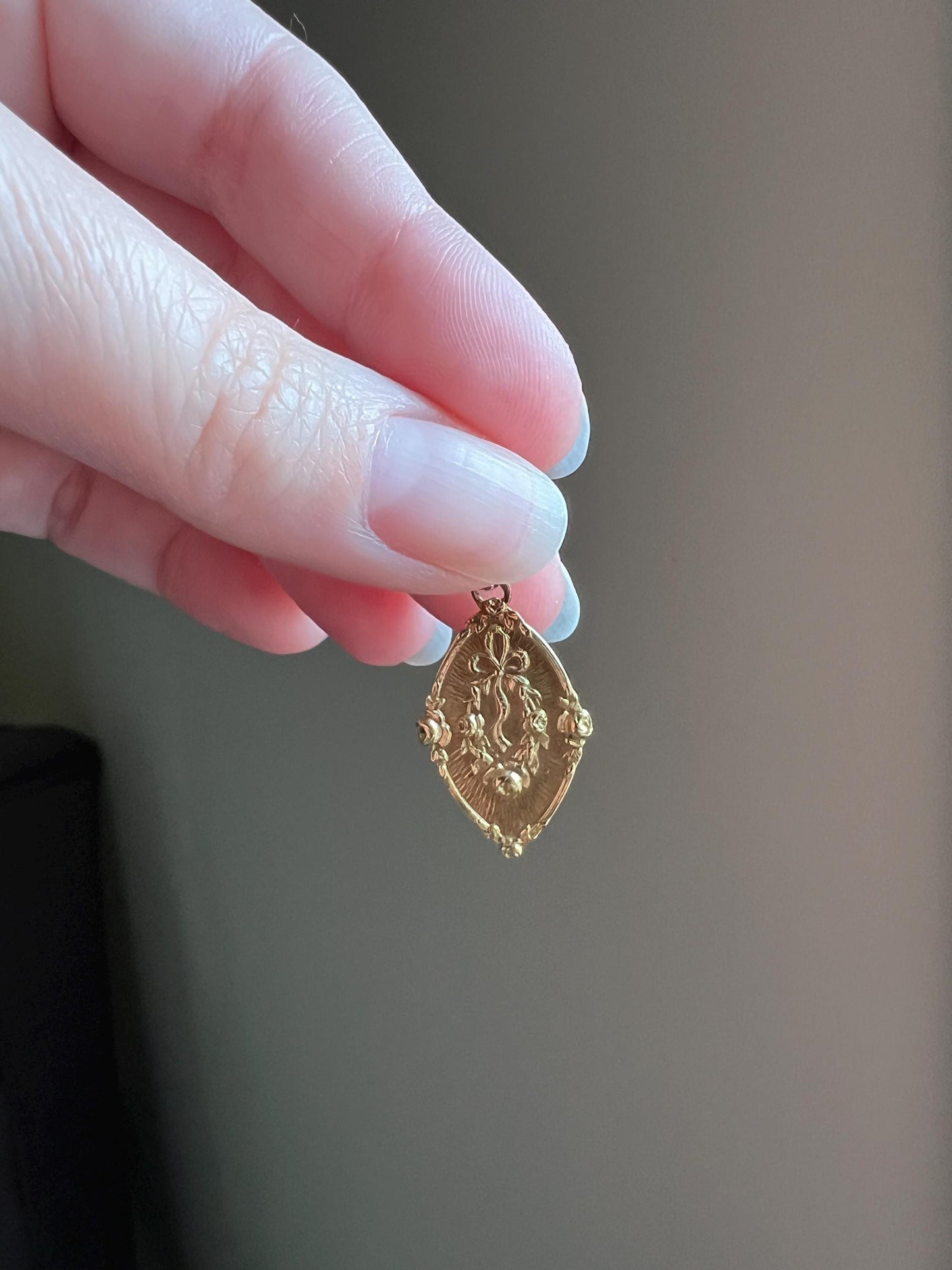 ROSE GARLAND Blank French Love Medal Art Nouveau Antique 18k Gold PENDANT Belle Epoque Charm Floral Romantic Gift Ready to Engrave Ornate