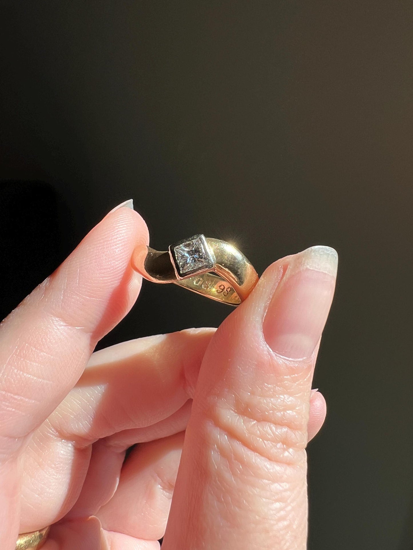 Vintage PRINCESS Cut Diamond Eye Clean 18k Gold Heavy Swirl Bezel Set Stacker Band Chunky Wedding Crossover Ring Comfort Square Gift Dated