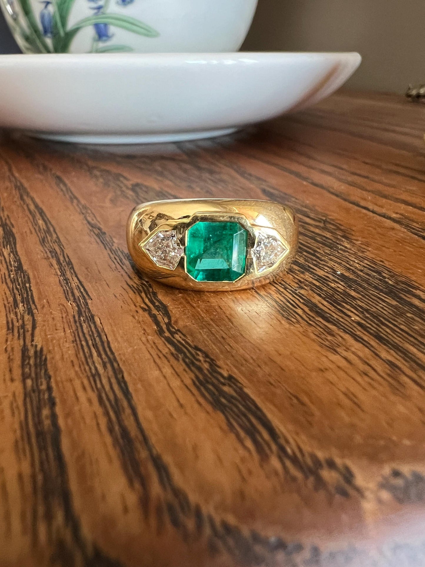 HEXAGON SHIELD Diamond Green EMERALD Chunky Vintage Three Stone Gypsy Ring French 18k Gold Wide Band Natural Geometric Unique Trillion Heavy