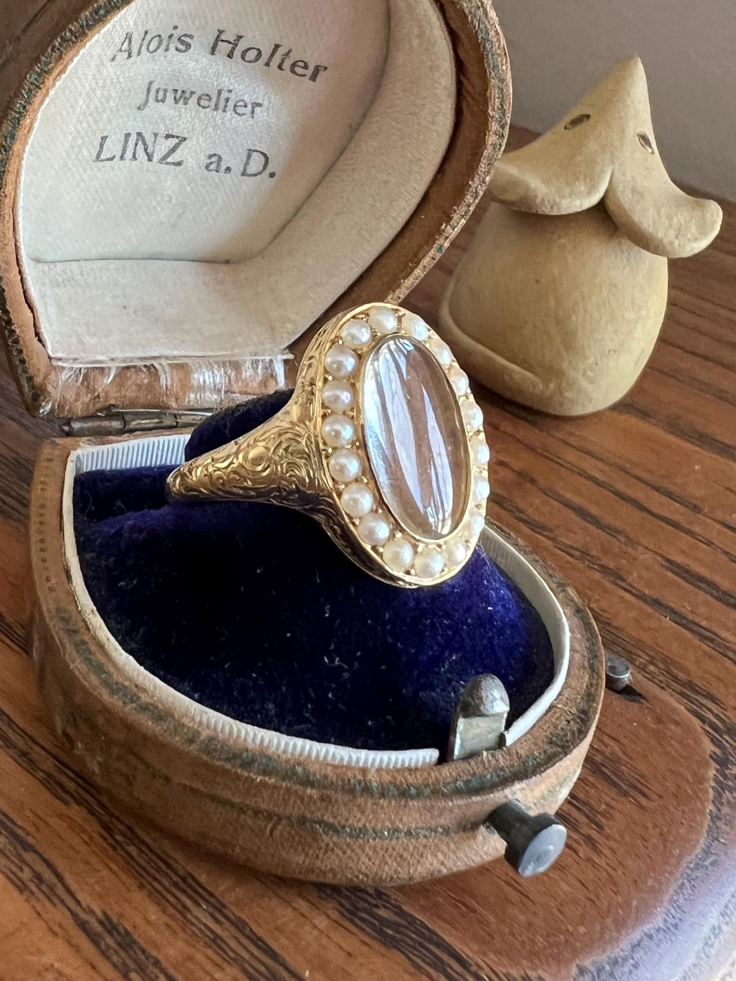 LOCKET Back Ring 18k Gold PEARL Halo Magnifying Lens Ornate 3D Hand Engraved OPENS Hinged Compartment Band Love Token Scrolled