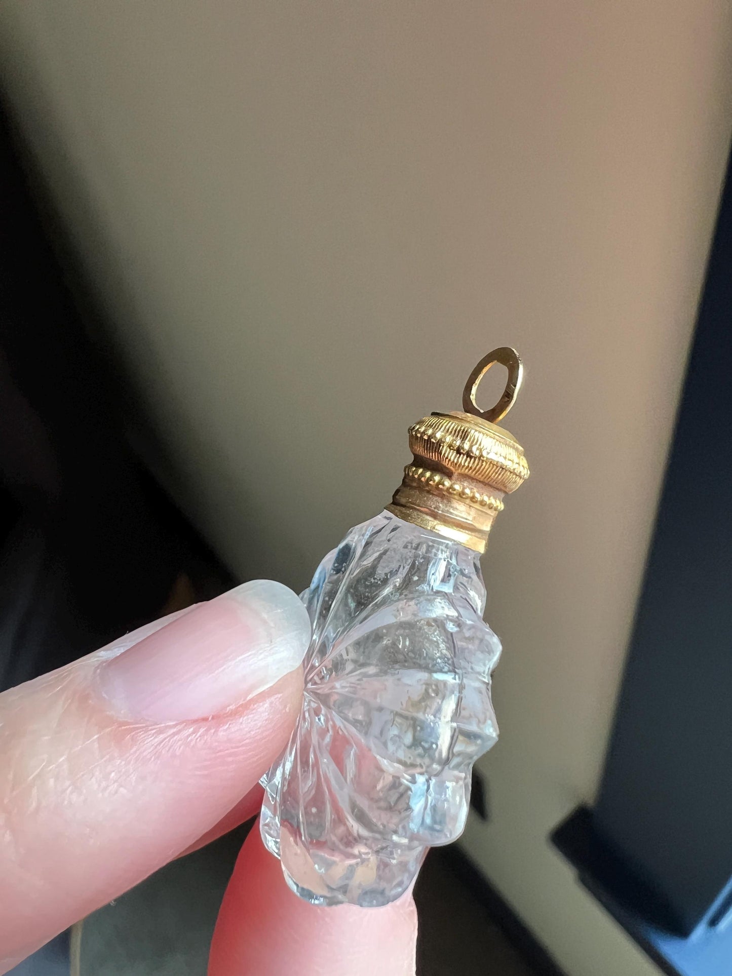 AMITIE Friendship Antique GEORGIAN Era 18k Gold Glass Perfume PENDANT French Chatelaine Vinaigrette Scent Bottle Green Ornate Shaker Locket