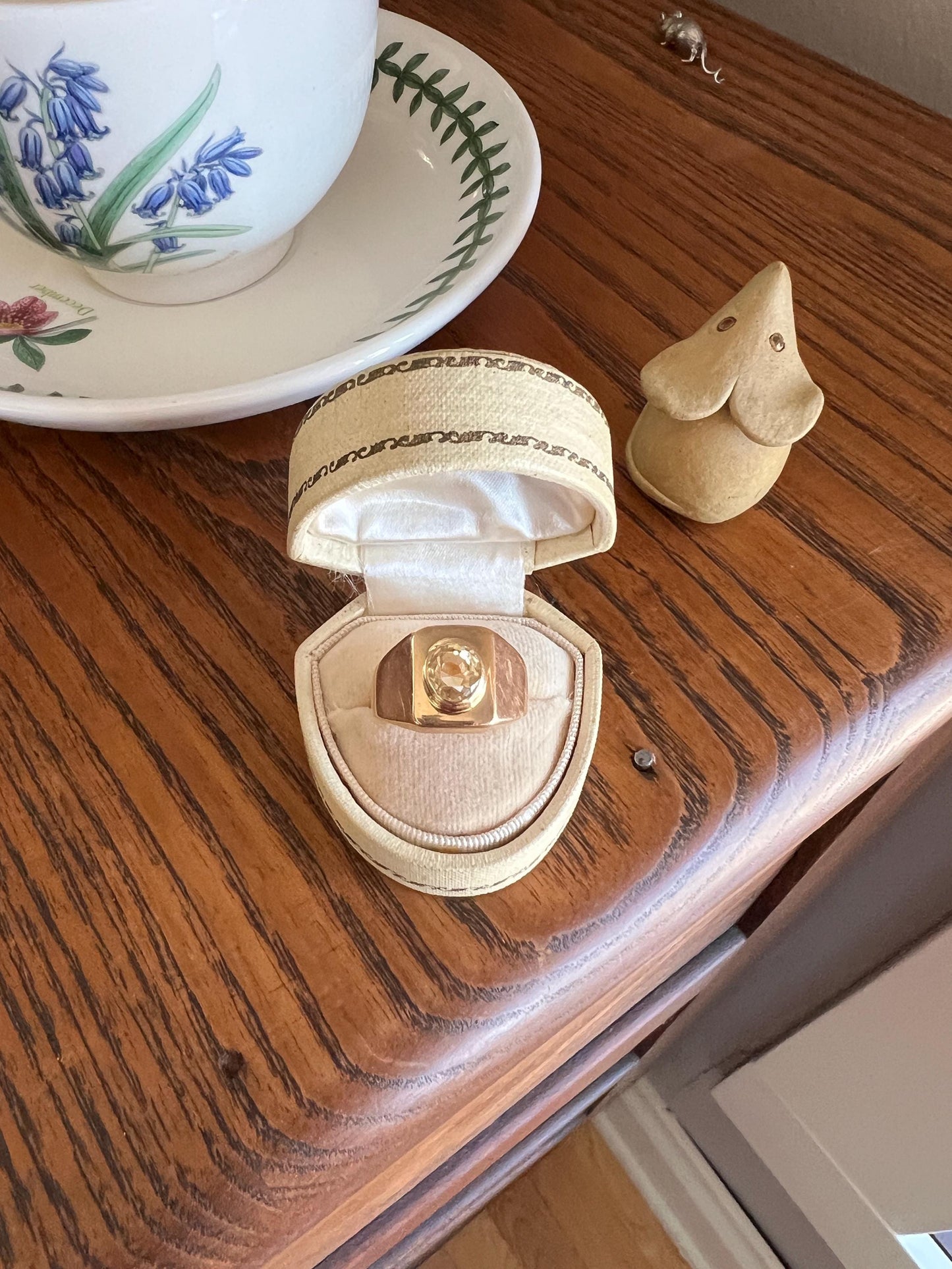 Chunky YELLOW SAPPHIRE French Vintage Art Deco Pale Canary Oval 18k Gold Ring CHUNKY Wide Band Signet Unisex Man or Stacker Rectangle Band