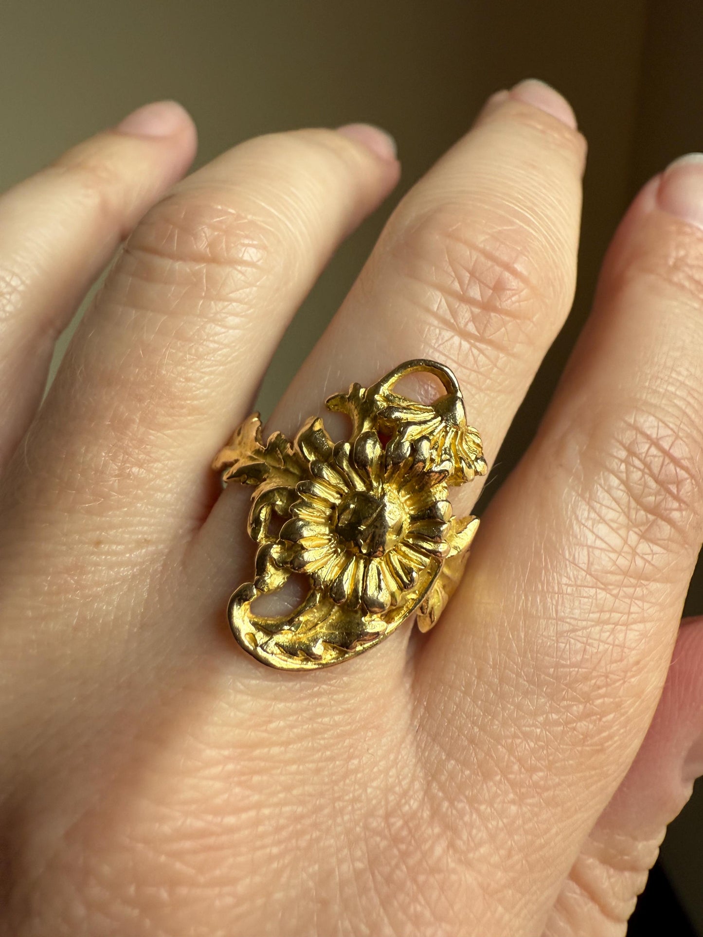 DAISY Large Scale ANTIQUE Figural Double Flower FRENCH Floral Ring 18k Gold Belle Epoque Romantic Gift Antique Art Nouveau Unique 3D