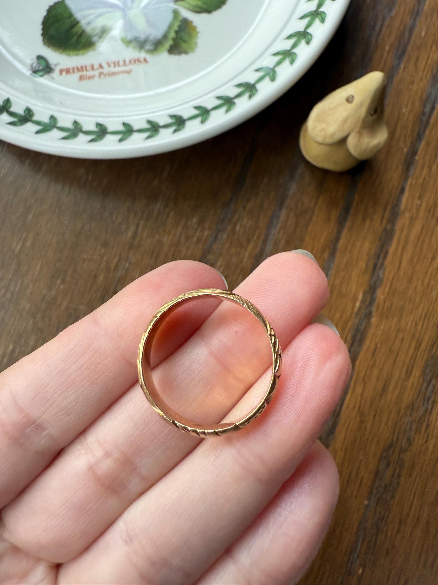 Dated FLORAL Embossed 5mm Scrolled Vintage c1960 Wedding Band 18k Gold Solid Eternity Ring Ornate Engraved Stacker Love Gift Victorian Style