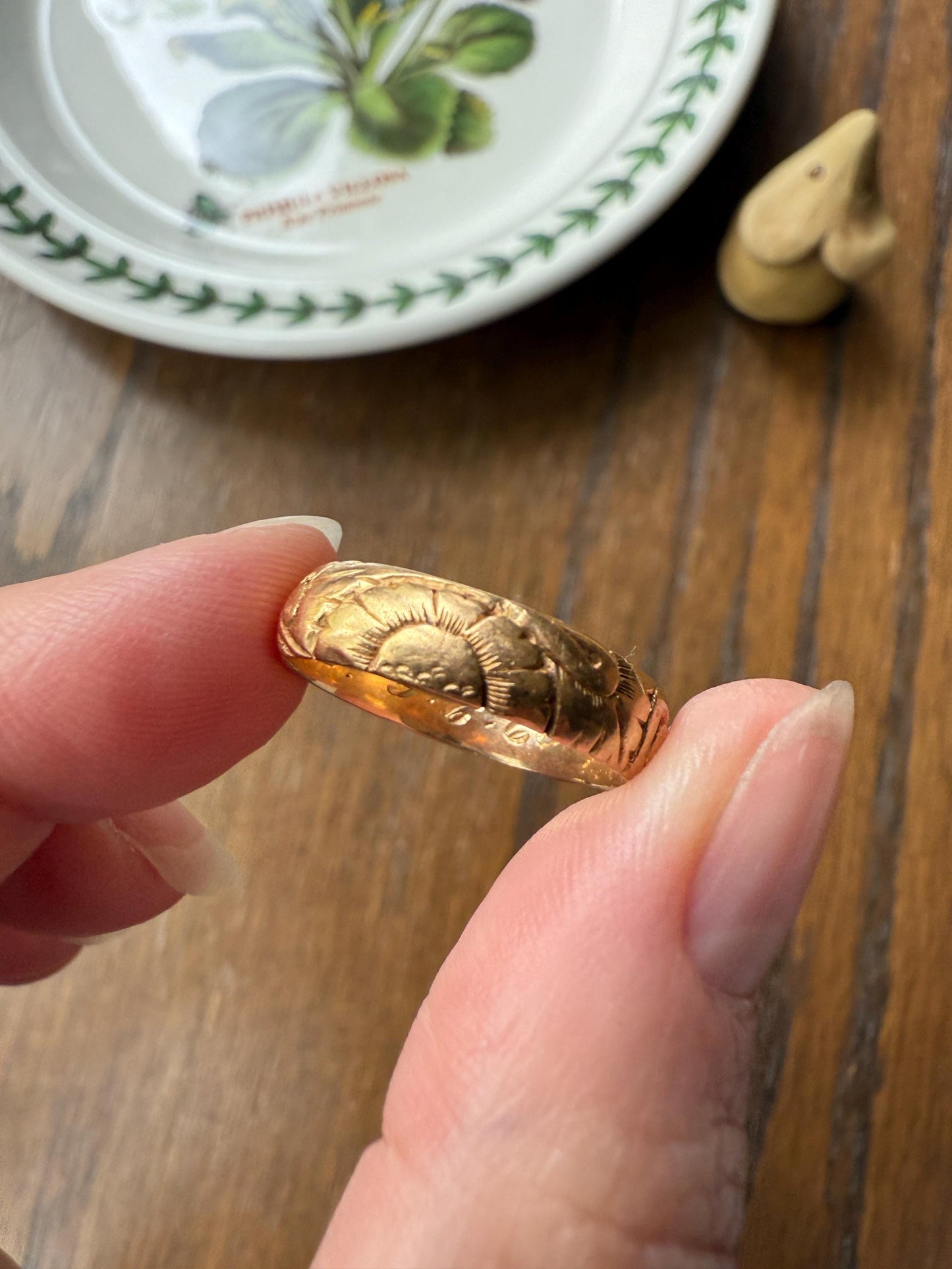 Dated FLORAL Embossed 5mm Scrolled Vintage c1960 Wedding Band 18k Gold Solid Eternity Ring Ornate Engraved Stacker Love Gift Victorian Style