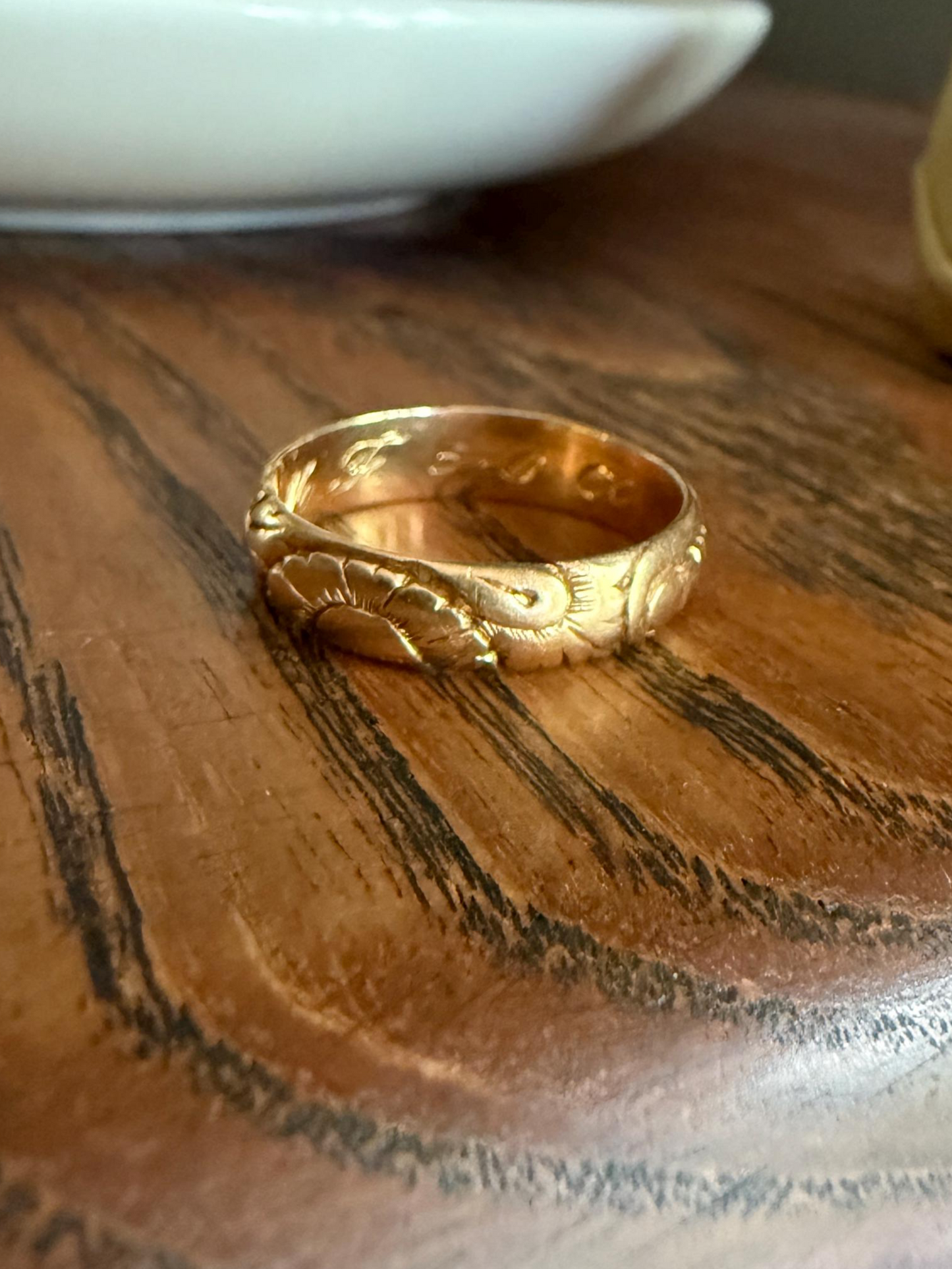 Dated FLORAL Embossed 5mm Scrolled Vintage c1960 Wedding Band 18k Gold Solid Eternity Ring Ornate Engraved Stacker Victorian Style