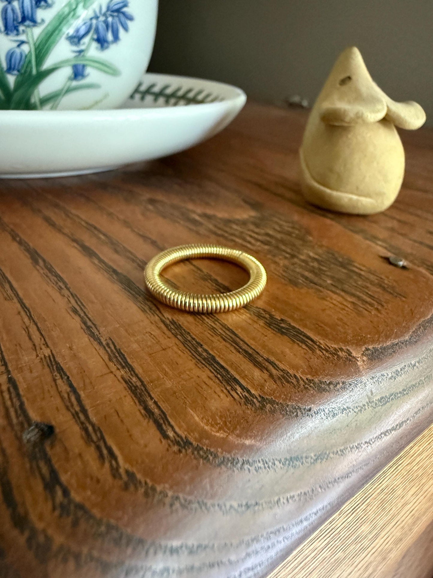 Coiled "Spring" DONUT Band 5.2g 18k Gold Vintage Textured Stacker Wedding Eternity Ring Chunky Round Tube Lined Ribbed Minimalist Retro