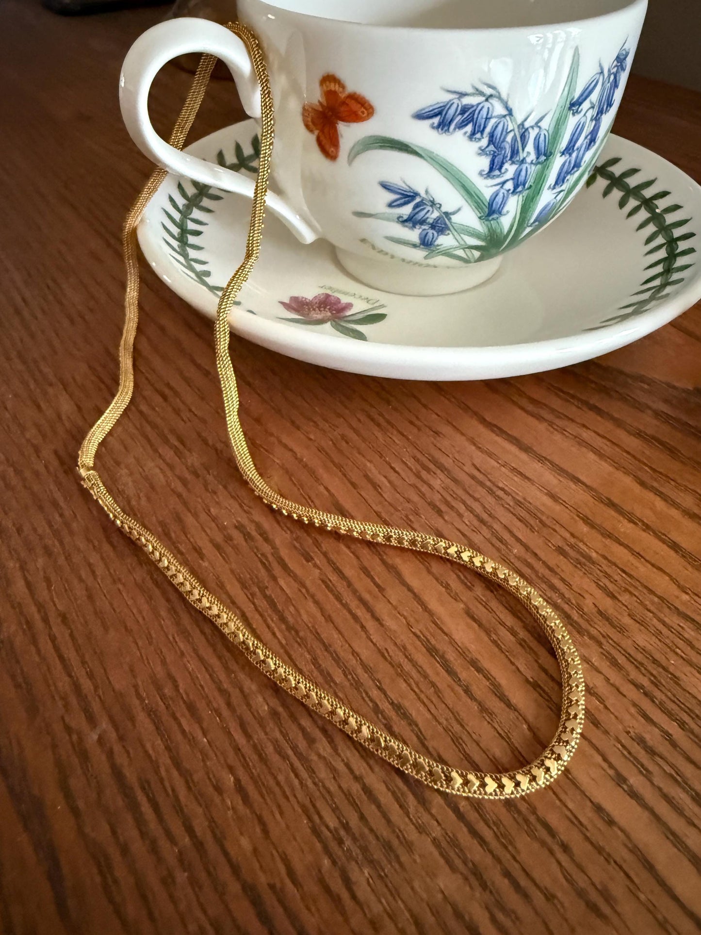 HEARTS Shimmering Applied Figural on Fine Mesh Link Chain French Antique 18g 18k GOLD Solid Tube Book Chain Necklace Wide Neckmess Neckstack