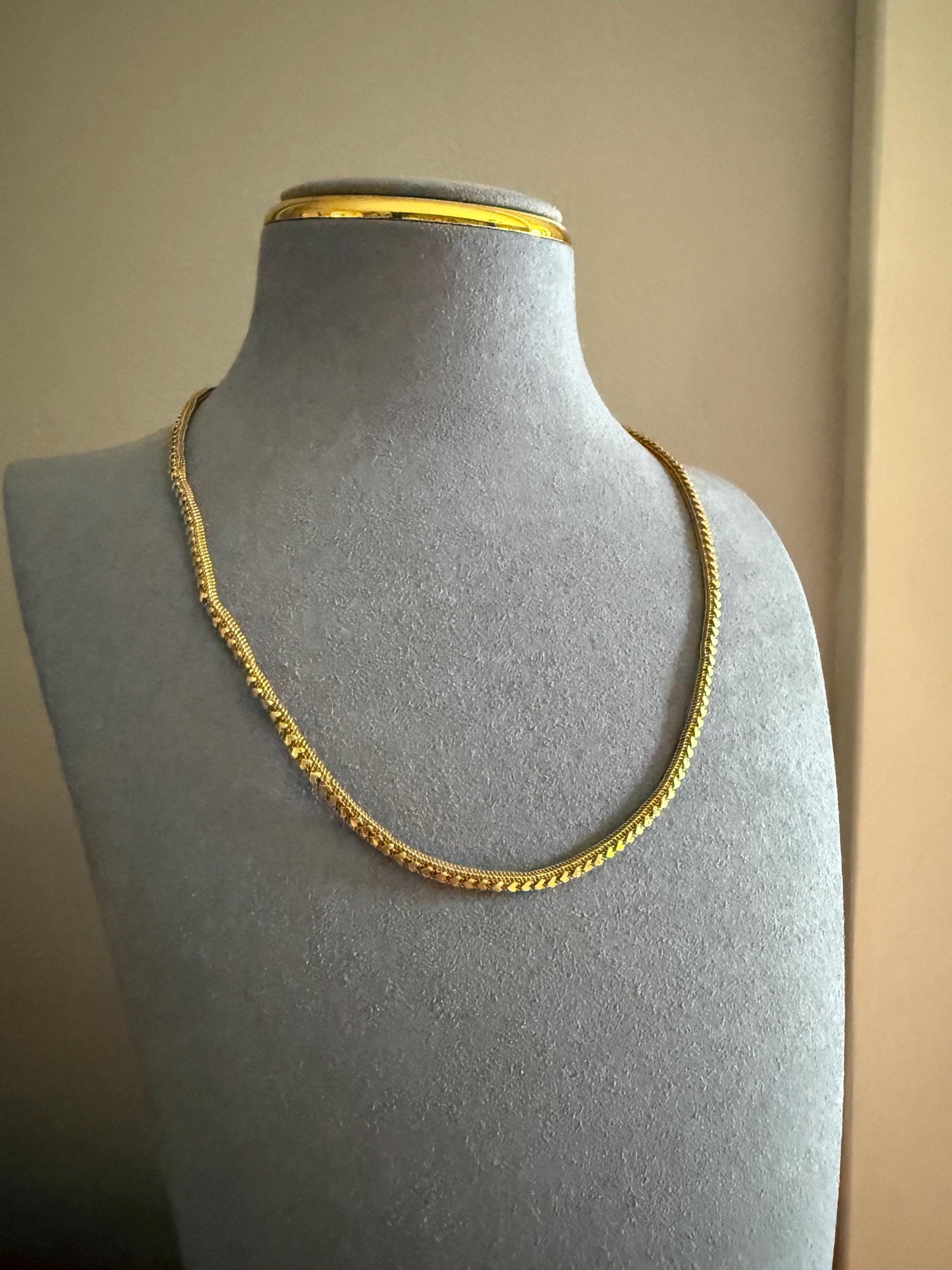 HEARTS Shimmering Applied Figural on Fine Mesh Link Chain French Antique 18g 18k GOLD Solid Tube Book Chain Necklace Wide Neckmess Neckstack