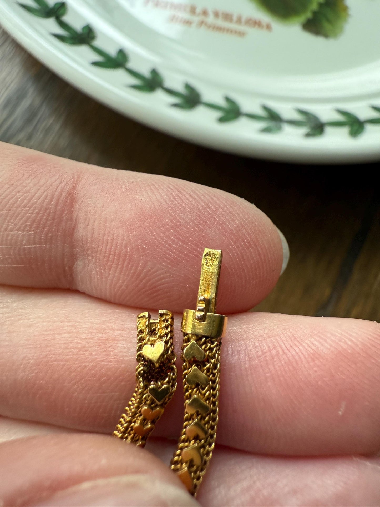 HEARTS Shimmering Applied Figural on Fine Mesh Link Chain French Antique 18g 18k GOLD Solid Tube Book Chain Necklace Wide Neckmess Neckstack