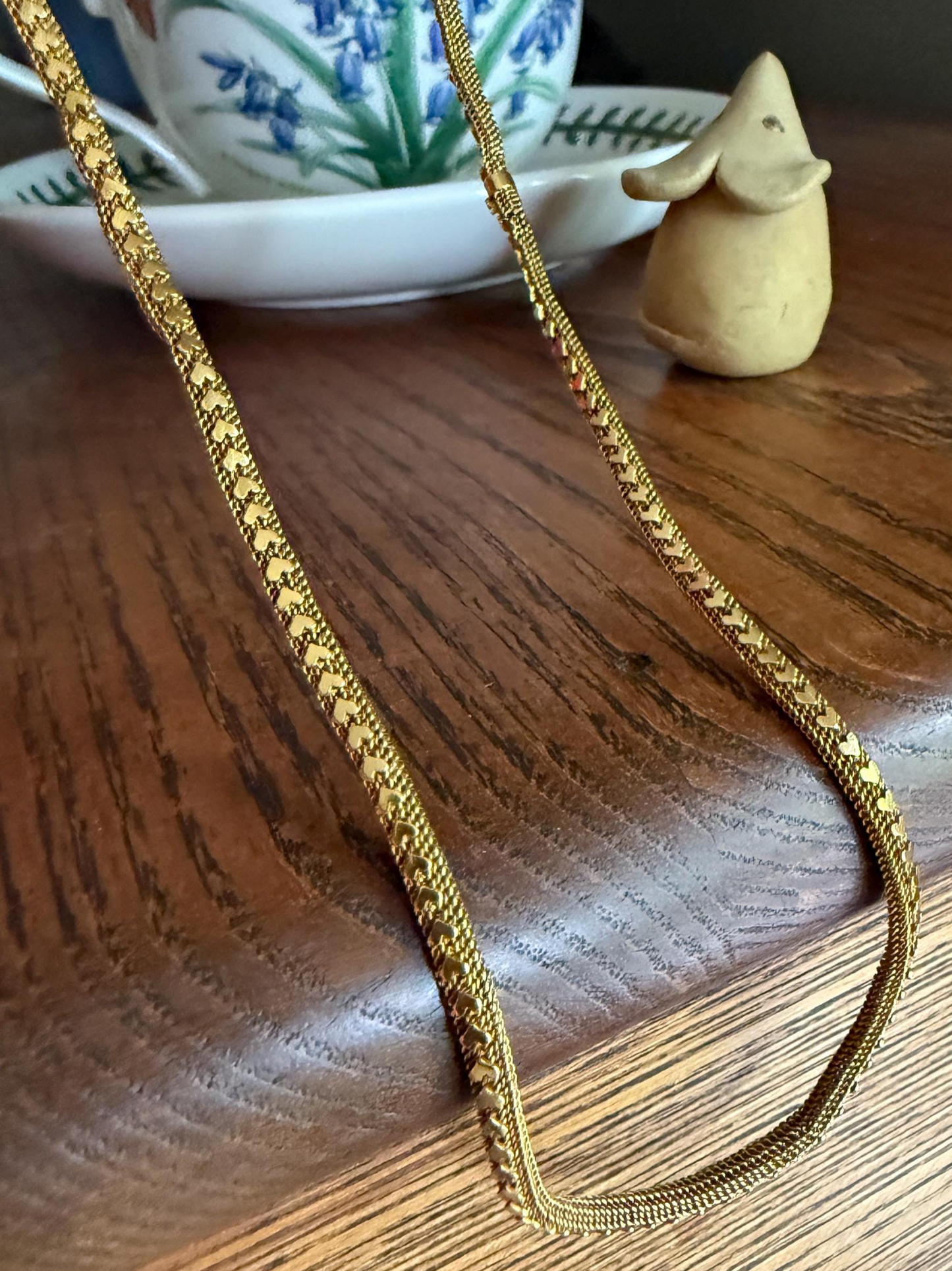 HEARTS Shimmering Applied Figural on Fine Mesh Link Chain French Antique 18g 18k GOLD Solid Tube Book Chain Necklace
