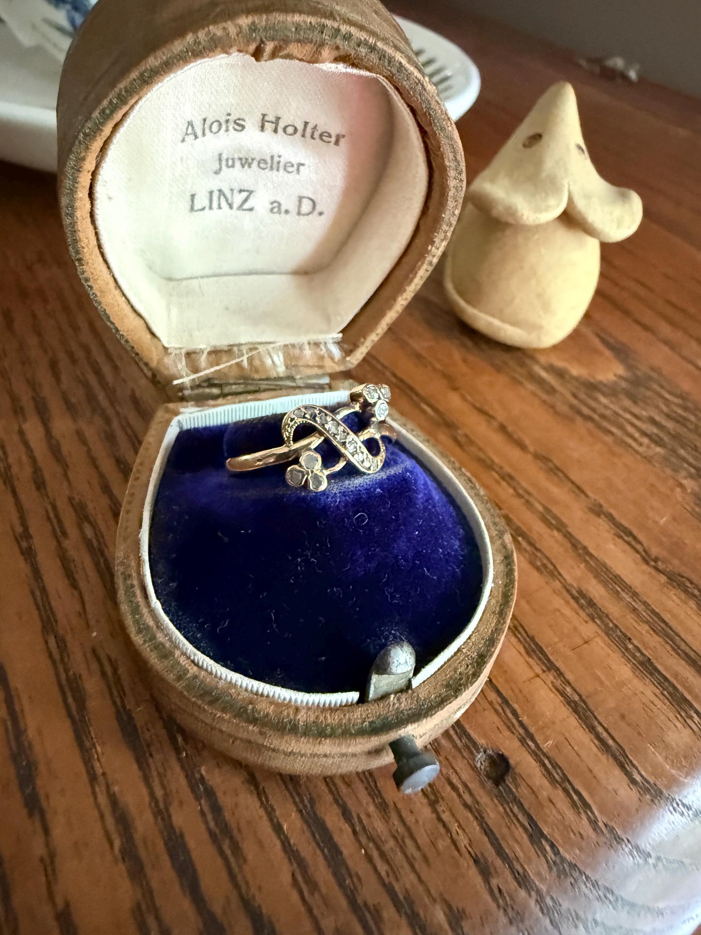 Victorian Swirl Rose Cut Diamond Band Forget Me Not Clover Spanish 18k Gold Ring Dainty Figural Stacker Movement and a Glint of Sparkle Gift