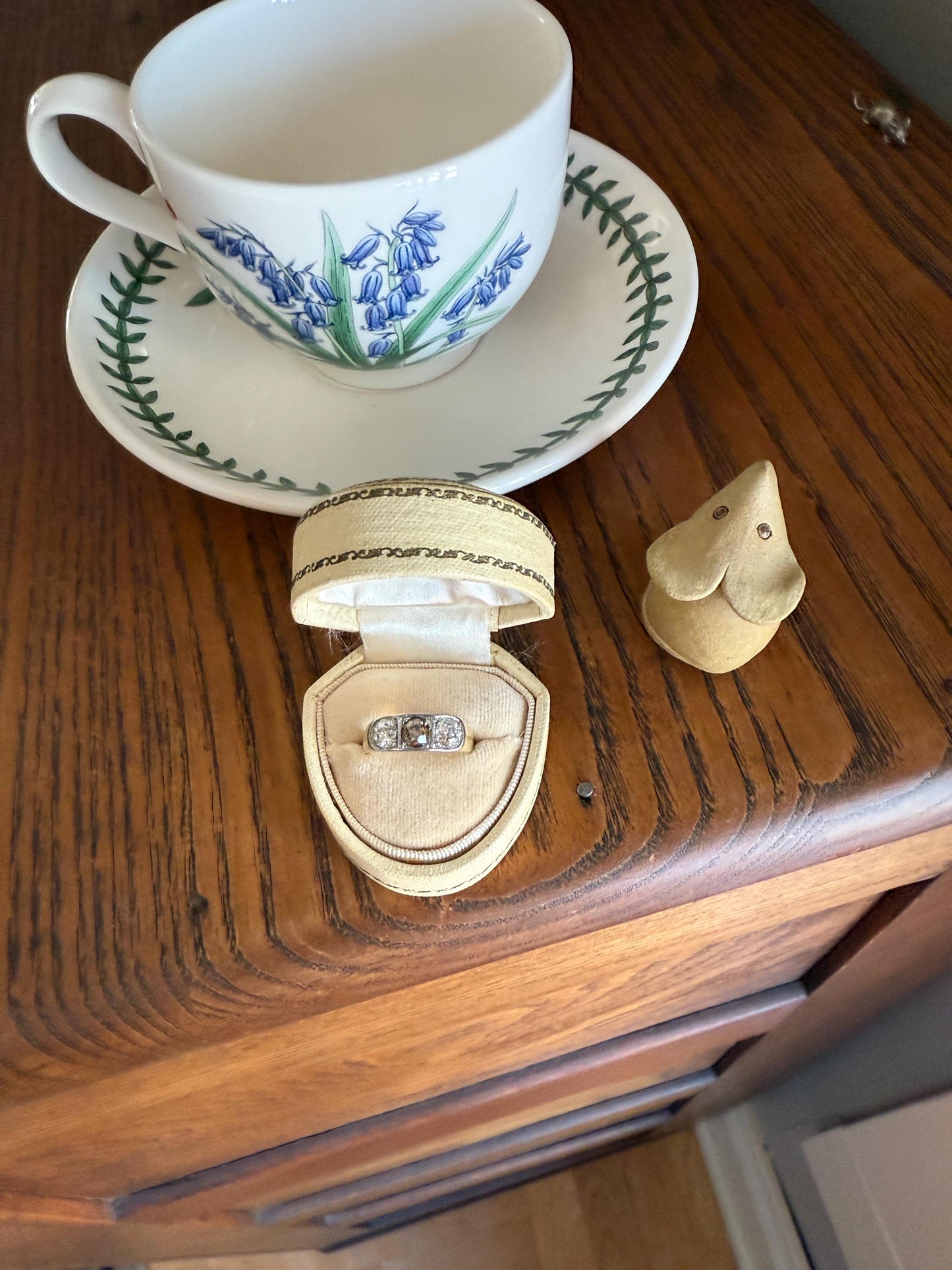 Chunky 1.65 Carat Antique Three Stone Old Mine Cut Diamond Chocolate Cognac Wide Band 18k Gold French Ring Belle Epoque Stacker Unisex Gift