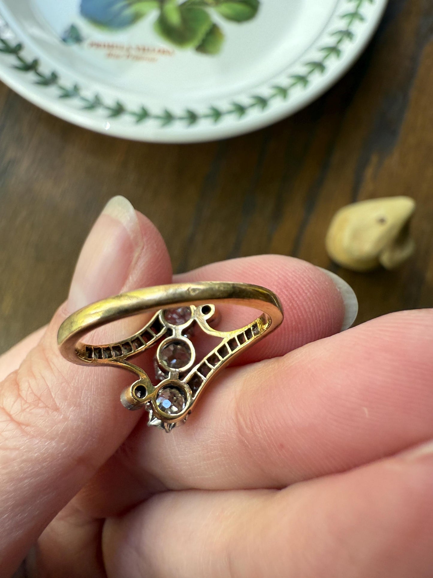 Antique 1.25 Carat Old Mine Cut DIAMOND Three Stone w/ Rose Cut French Ornate Belle Epoque Stacker 18k Gold Platinum Romantic Gift Victorian