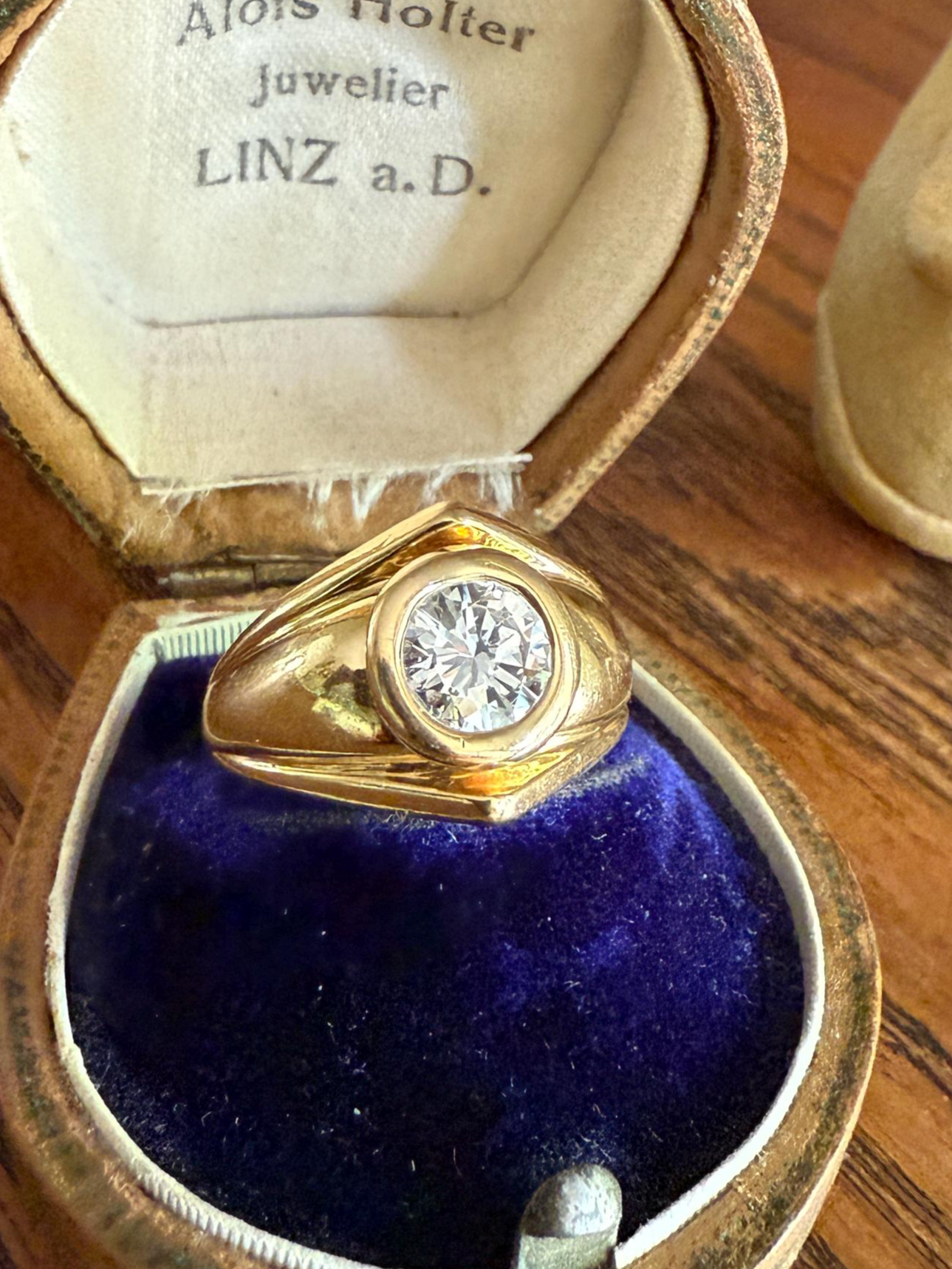 Vintage 1 Carat VVS1 A+ Quality DIAMOND Chevron Ring With DATED RECEIPT French 18k Gold Unisex Gypsy Solitaire Chunky Wide Band
