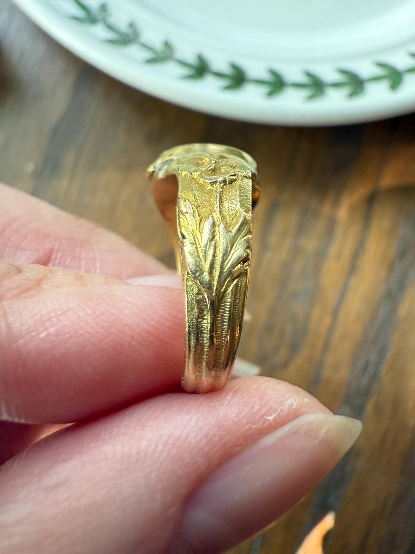 PANSY Signet Ornate Initial Monogram Delicious Floral French Art NOUVEAU Antique Belle Epoque 18k Gold Ring Former Secret Locket Poison Band
