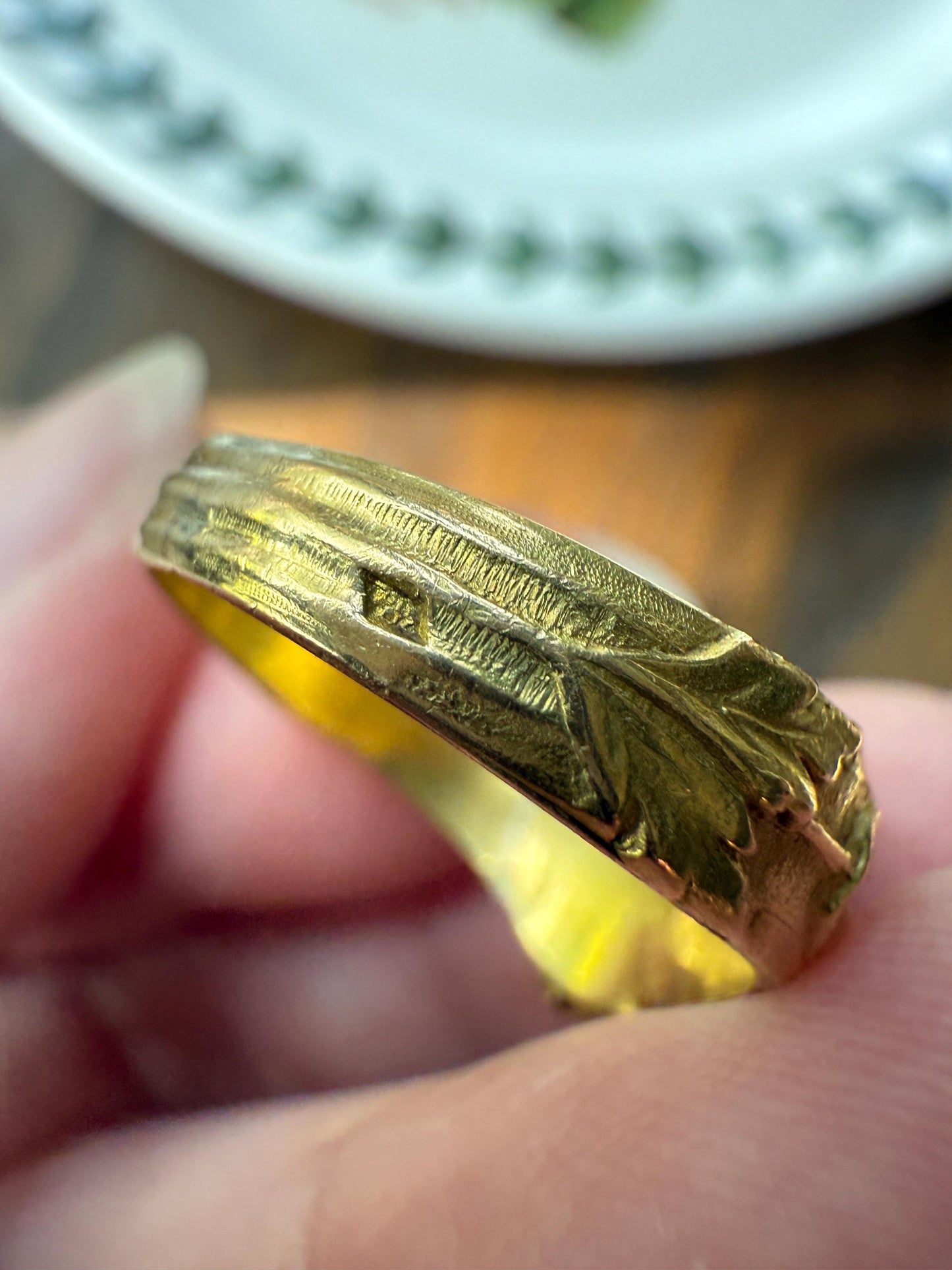 PANSY Signet Ornate Initial Monogram Delicious Floral French Art NOUVEAU Antique Belle Epoque 18k Gold Ring Former Secret Locket Poison Band