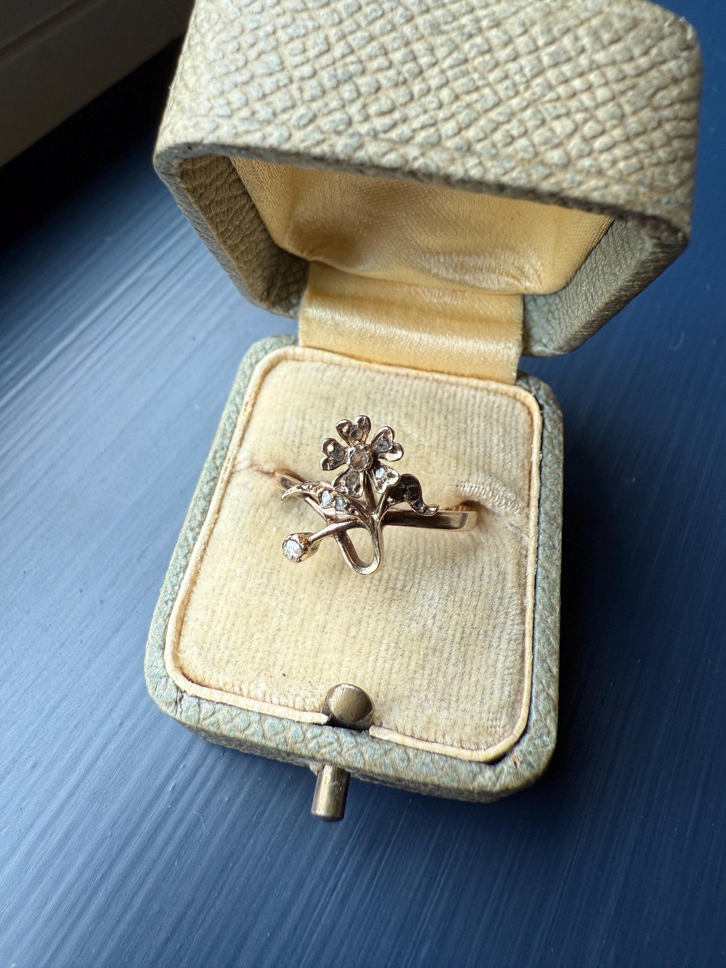 The Antique 25 Year Anniversary Ring DATED 1911 FLOWER Daisy Forget Me Not Rose Cut DIAMOND Petals Leaves Figural Jugenstil Art Nouveau Gift