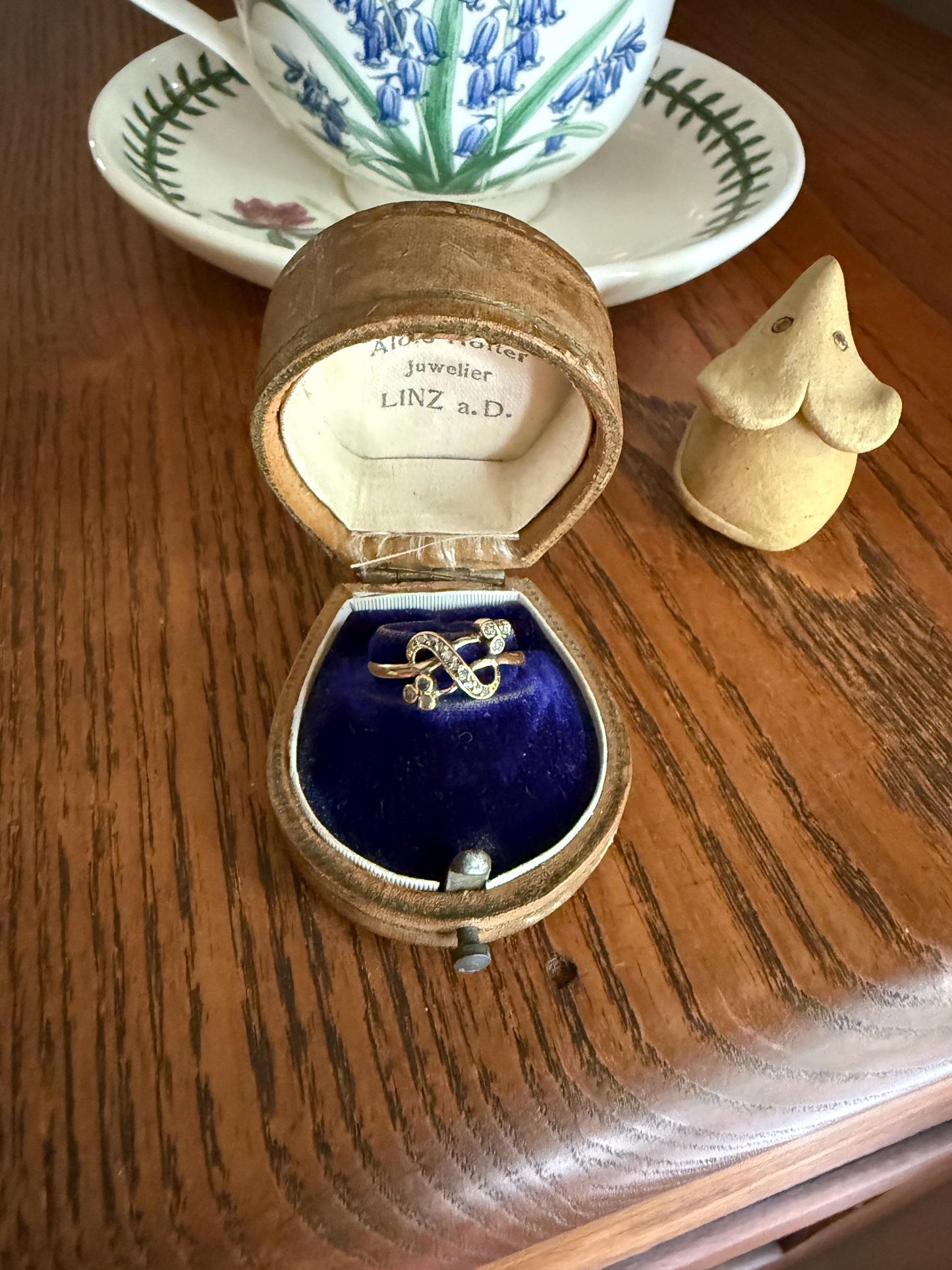 Victorian Swirl Rose Cut Diamond Band Forget Me Not Clover Spanish 18k Gold Ring Dainty Figural Stacker Movement and a Glint of Sparkle Gift