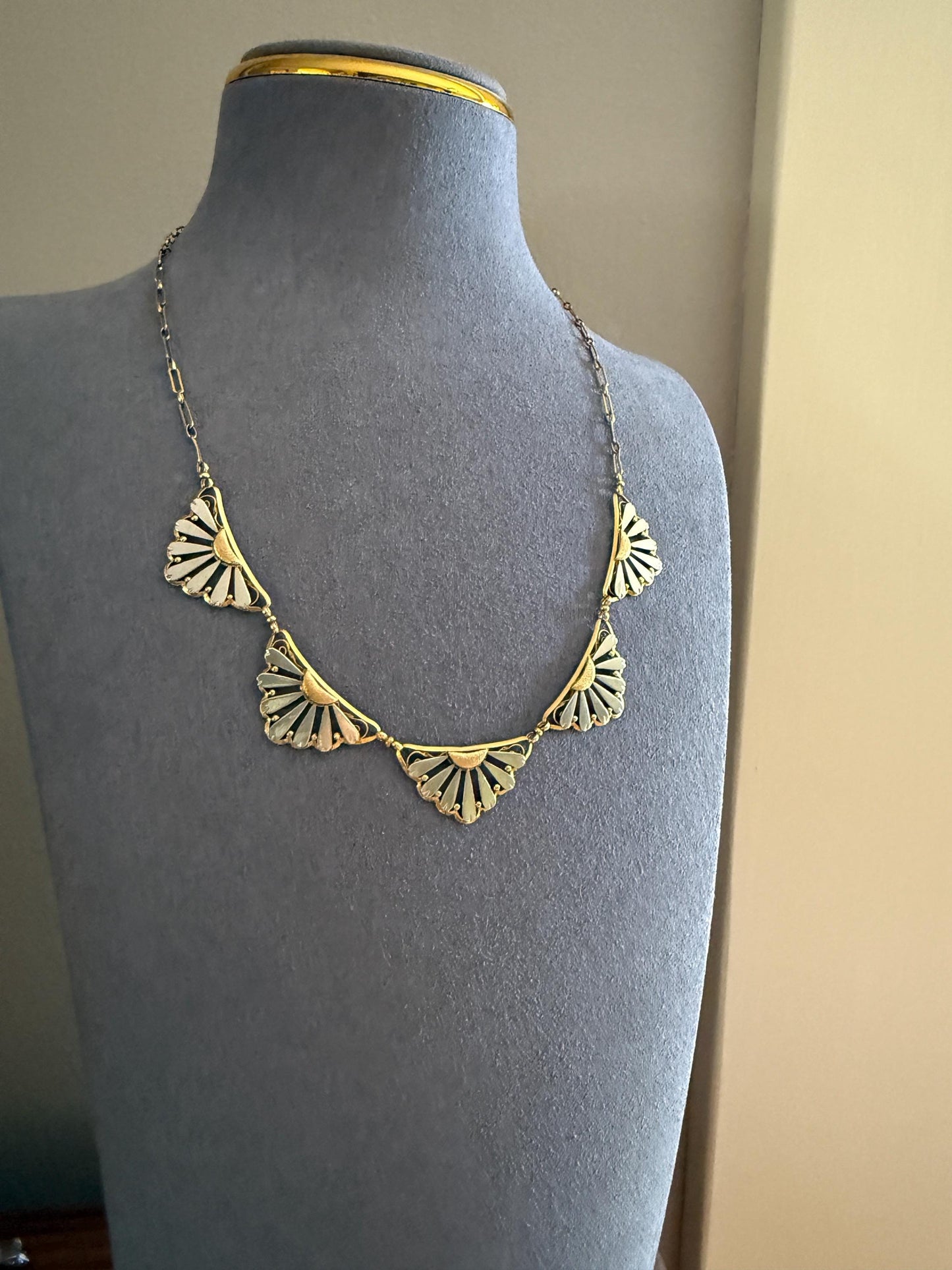 DAISIES French Art Deco Antique 18k Gold Floral Necklace Drapery Chain Collar Flower Pendants Love Gift Bridal Something Old Belle Epoque