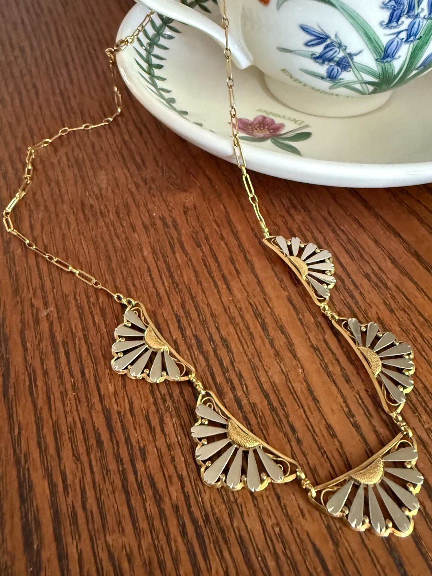 DAISIES French Art Deco Antique 18k Gold Floral Necklace Drapery Chain Collar Flower Pendants