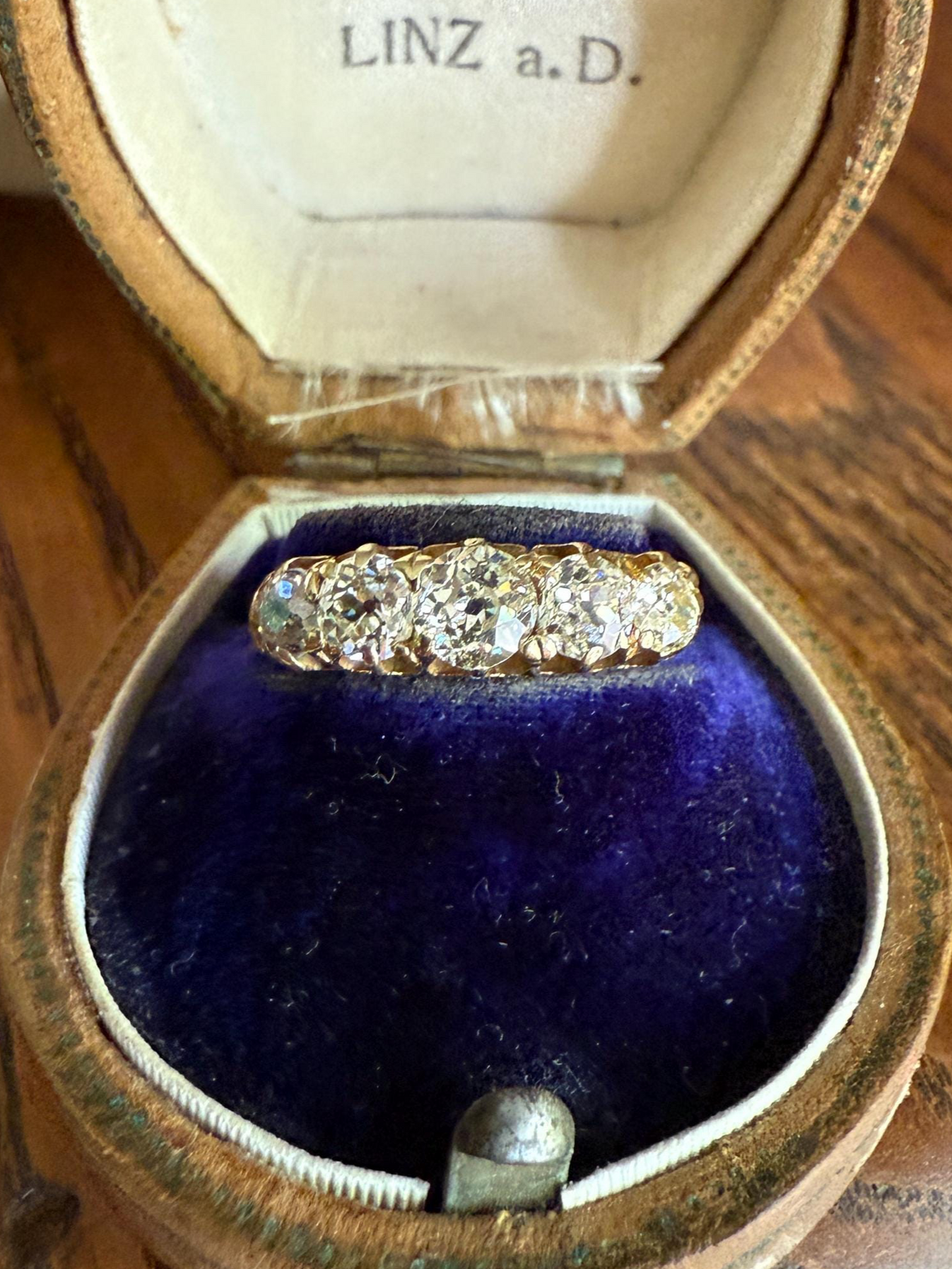 Antique 1.5 Carat Old Mine Cut DIAMOND 5 Five Stone Band Ring 18k Gold Scrolled Victorian c1888