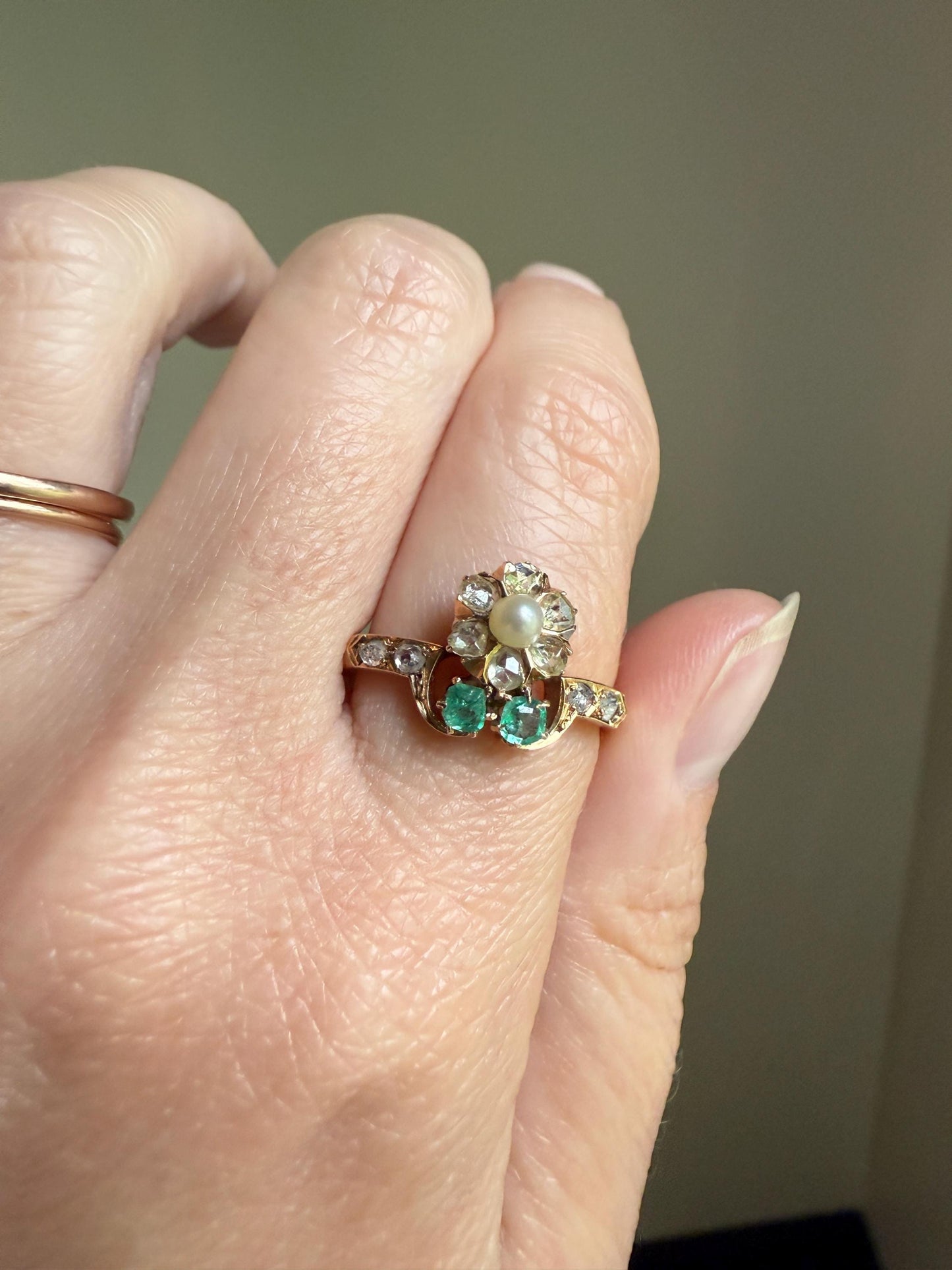 FLORAL Unique Emerald Rose Cut DIAMOND Pearl Figural Ring French Antique 18k Gold Victorian Stacker Green Sparkle Halo Flower Belle Epoque