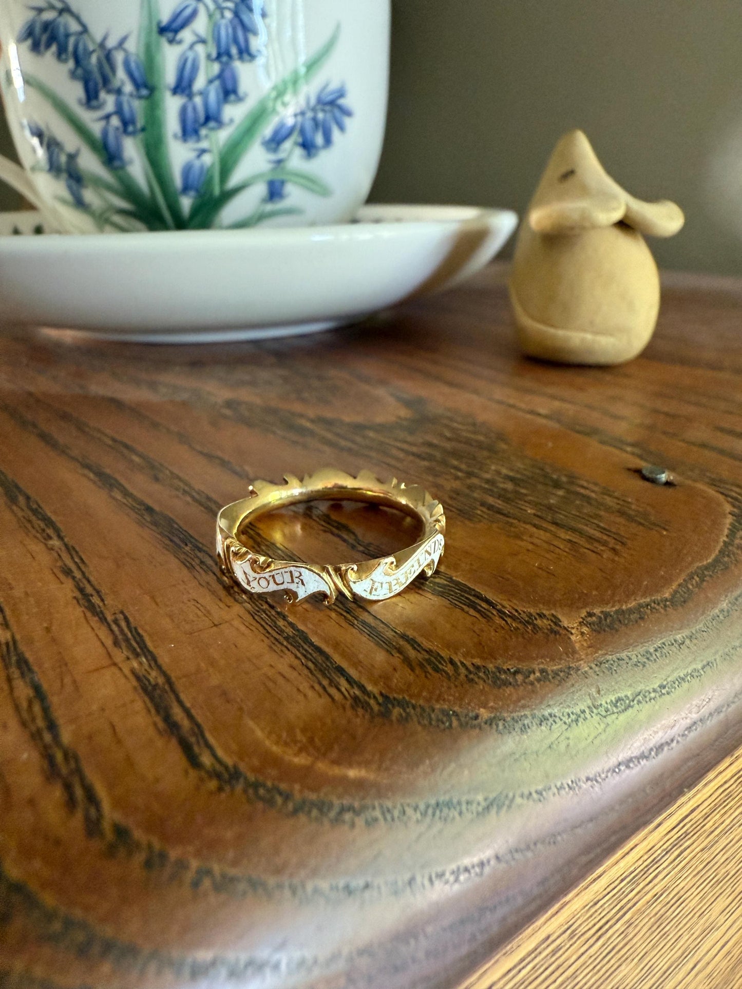 Antique "REMEMBER Your FRIENDS End" GEORGIAN Era White Enamel 18k Gold Swirl Mourning Ring Antique Band Sturdy Comfort Fit Stacker Words