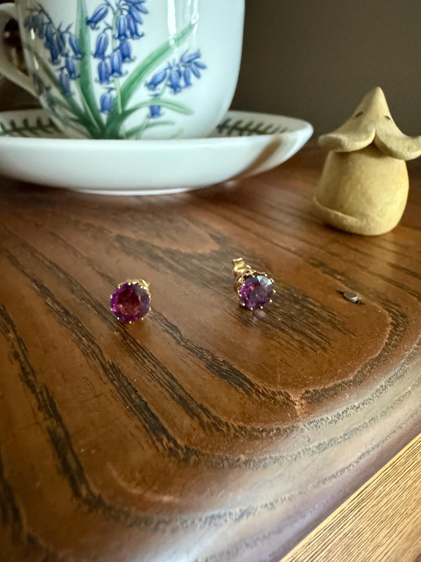 AMETHYST Purple VICTORIAN Antique Ornate Crown Prong Stud Earrings 18k GOLD Bridal Gift Fleur De Lis Minimalist 7.5mm 3.3 Carat / 1 1/3 Each