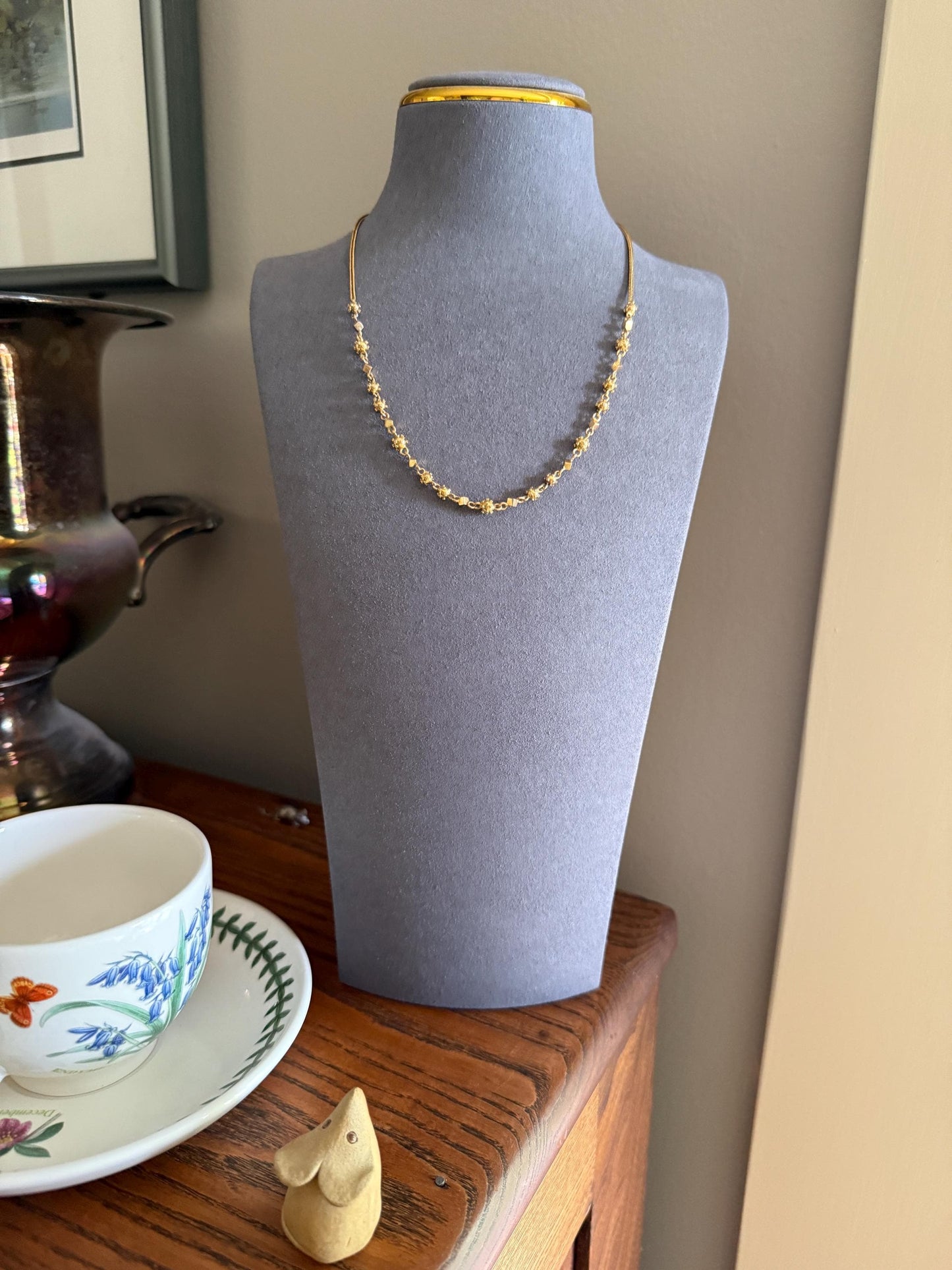 CUBE & Spiked Ball Rivet French Early VICTORIAN 18k Gold Solid Mesh Chain 8.8g Necklace Pendant Holder Geometric Texture Glow Romantic Gift