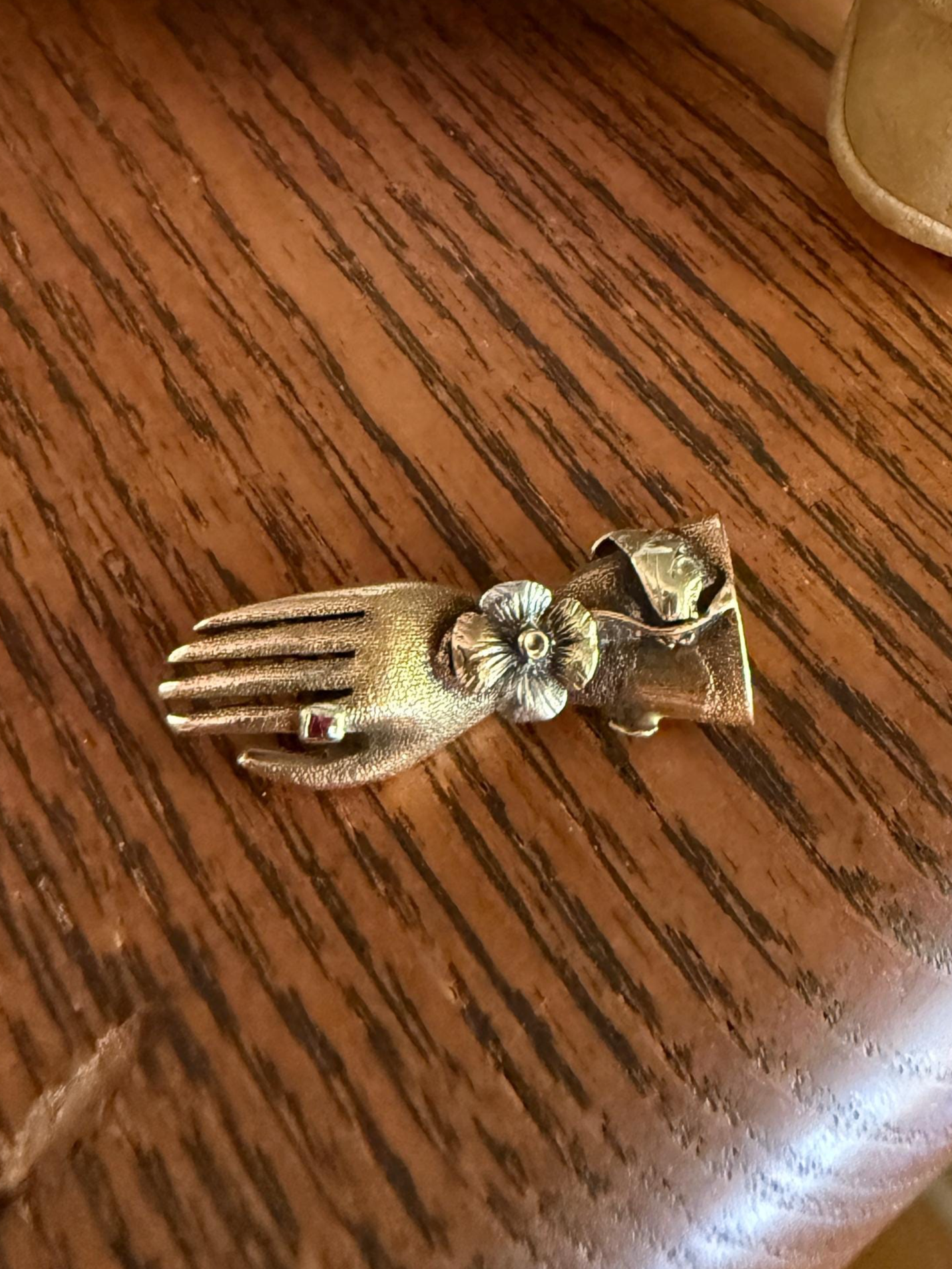 HAND Antique 6.7g 14k Colored Gold Floral Leaf Vine Large Sturdy Figural Pendant with Ruby Ring Georgian