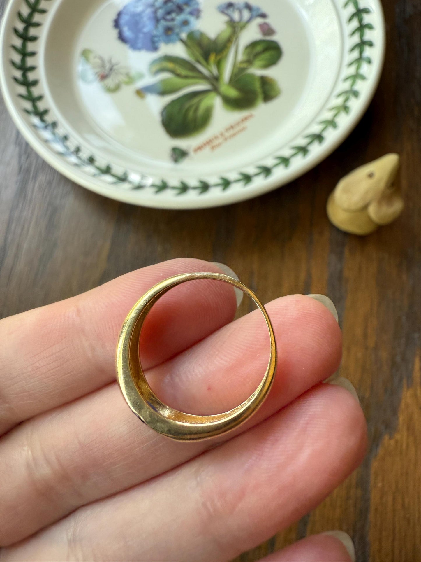SAPPHIRE Vintage 4.3mm Gypsy Ring 18k Gold French Domed Skinny Band Solitaire Blue Stacker East West Oval Line Romantic Gift