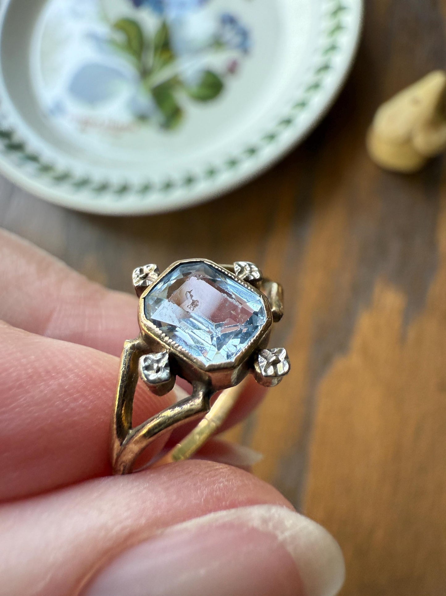 Cruciform ANTIQUE Pale Blue Spinel Ring 18k Gold Floral Illusion Setting Geometric Stacker Cushion Cut