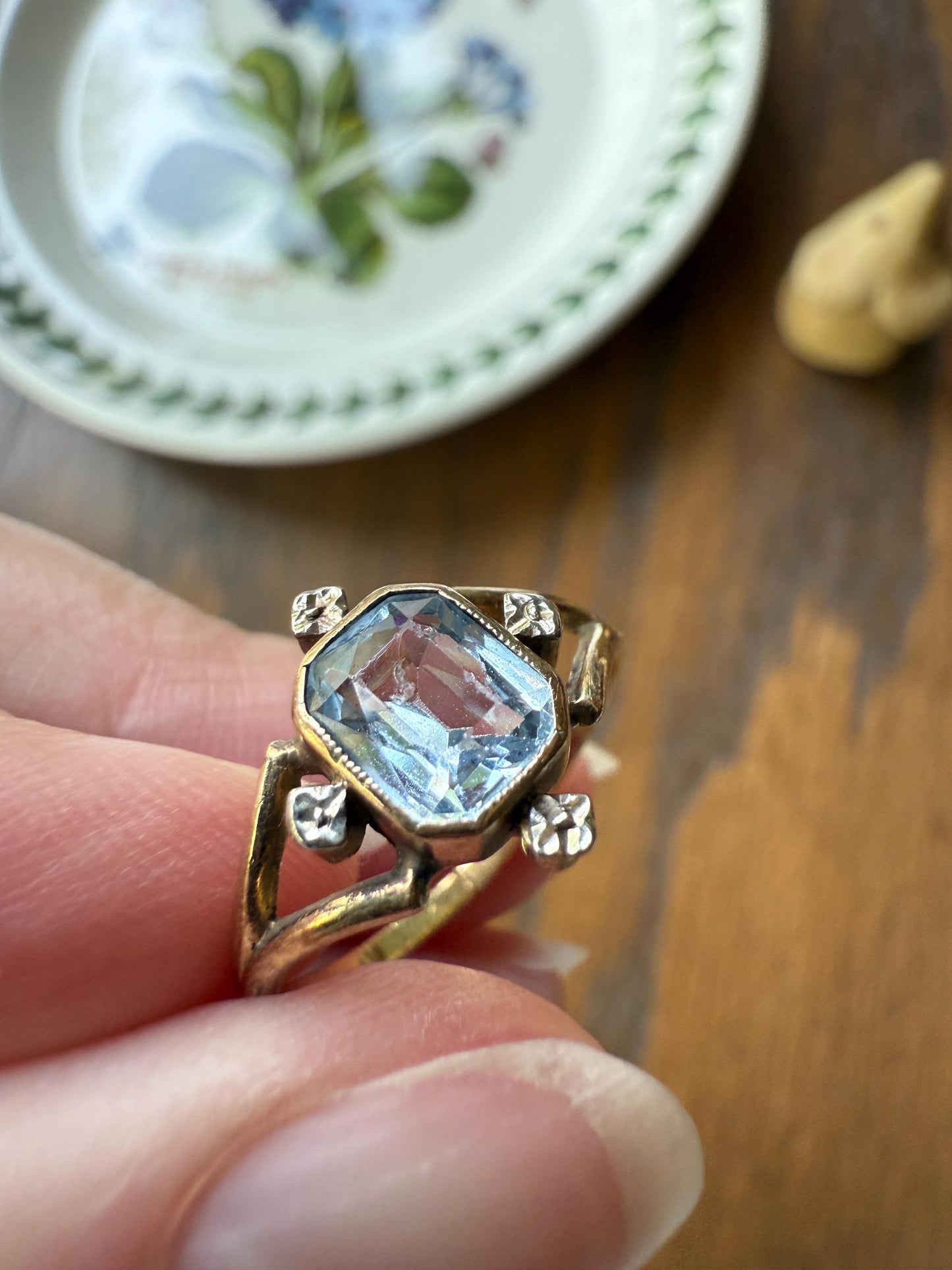 Cruciform ANTIQUE Pale Blue Spinel Ring 18k Gold Floral Illusion Setting Geometric Stacker Cushion Cut