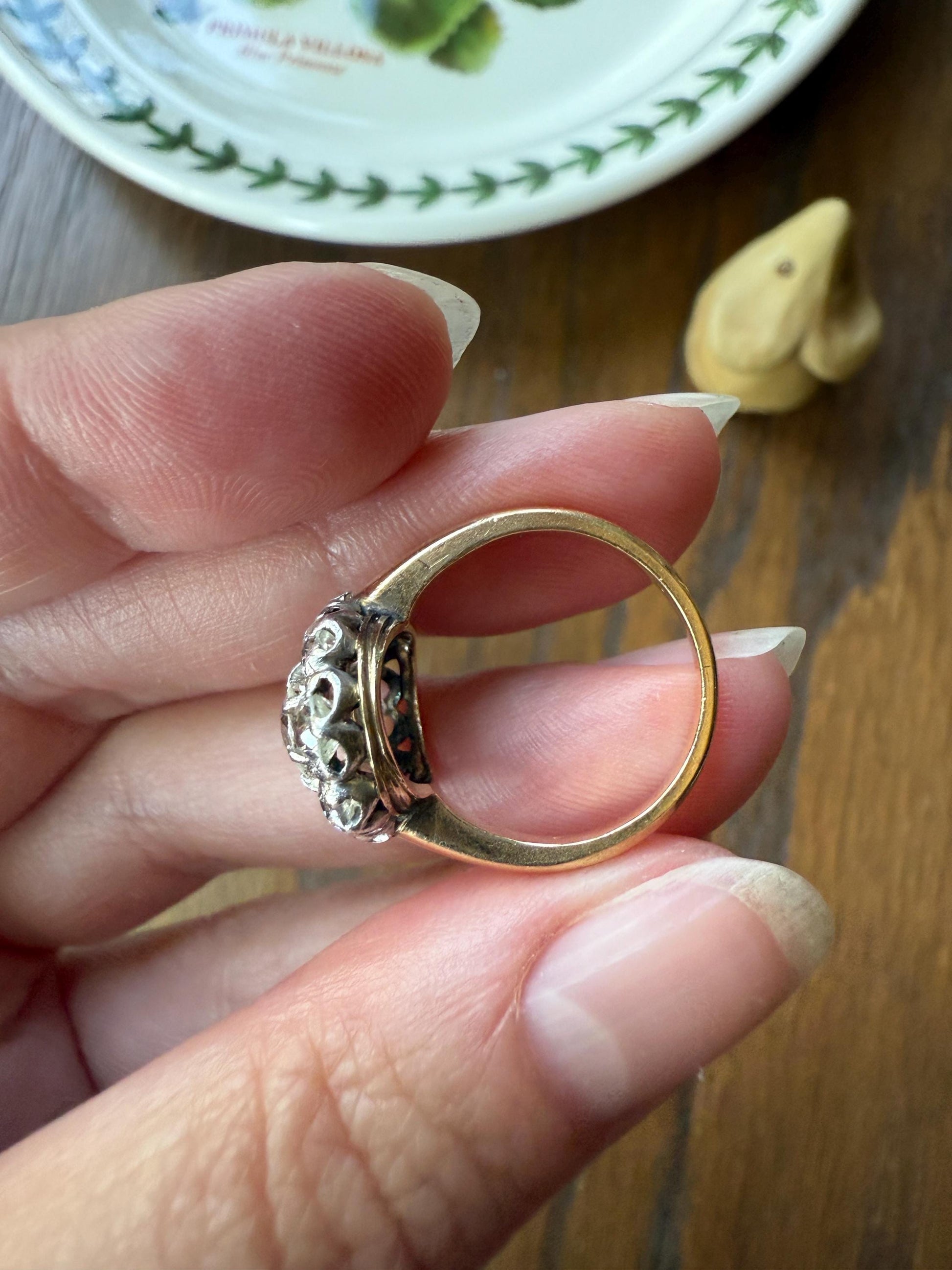 ANTIQUE 2.6 Carat 9 Old Mine Cut DIAMOND Daisy Cluster Ring 18k Gold & PLATINUM Belle Epoque Romantic Gift OmC Victorian Oval 2.6Ctw OmC