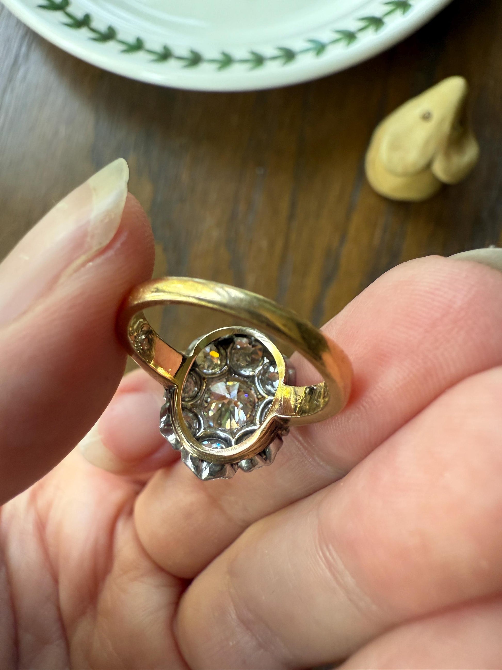 ANTIQUE 2.6 Carat 9 Old Mine Cut DIAMOND Daisy Cluster Ring 18k Gold & PLATINUM Belle Epoque Romantic Gift OmC Victorian Oval 2.6Ctw OmC
