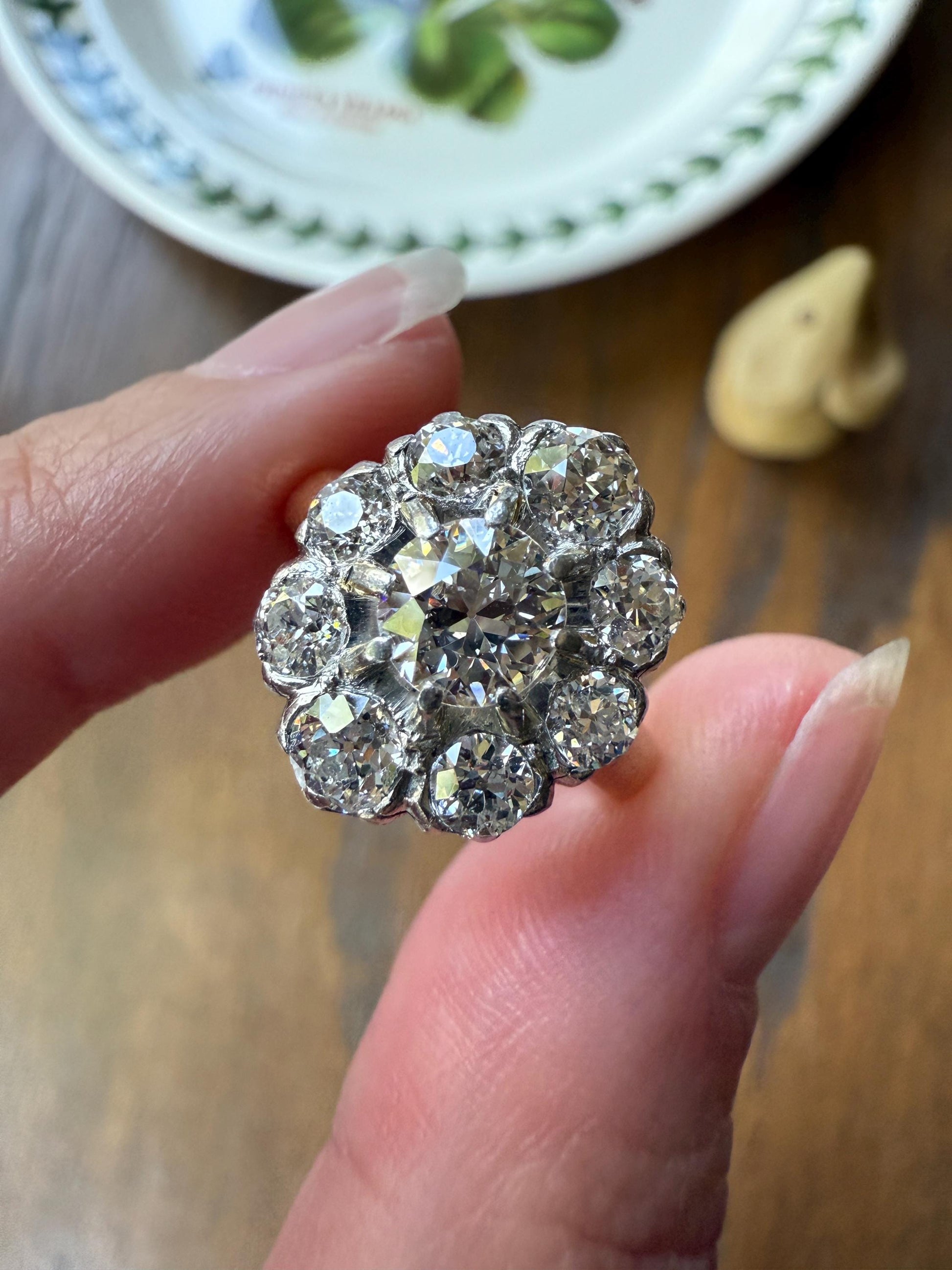 ANTIQUE 2.6 Carat 9 Old Mine Cut DIAMOND Daisy Cluster Ring 18k Gold & PLATINUM Belle Epoque Romantic Gift OmC Victorian Oval 2.6Ctw OmC